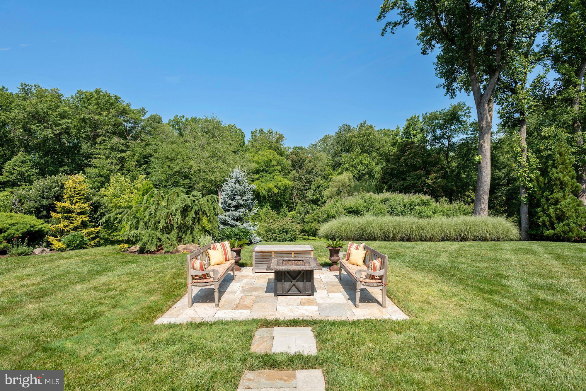 LANE AT FOUR STAIRS - Residential