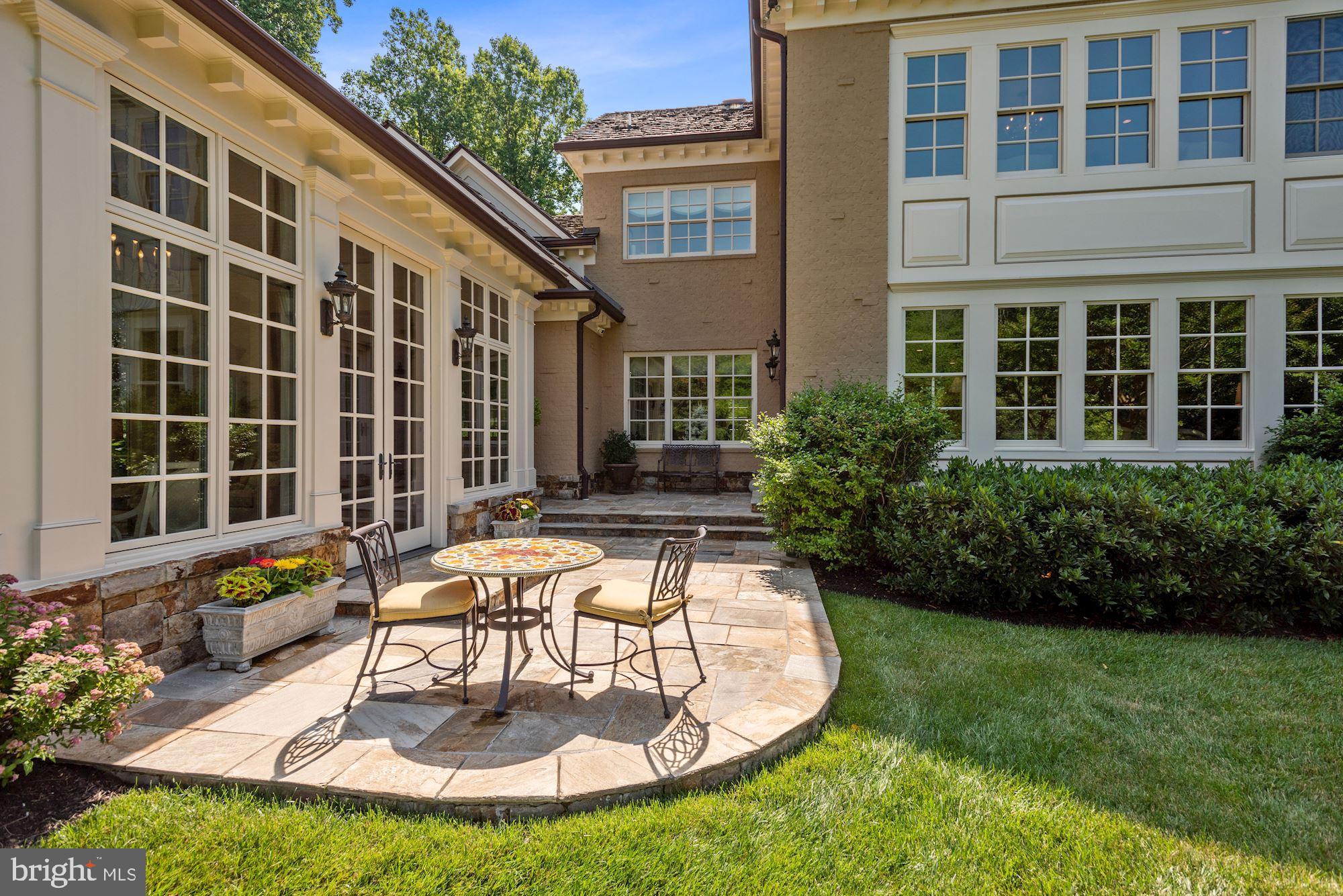 LANE AT FOUR STAIRS - Residential