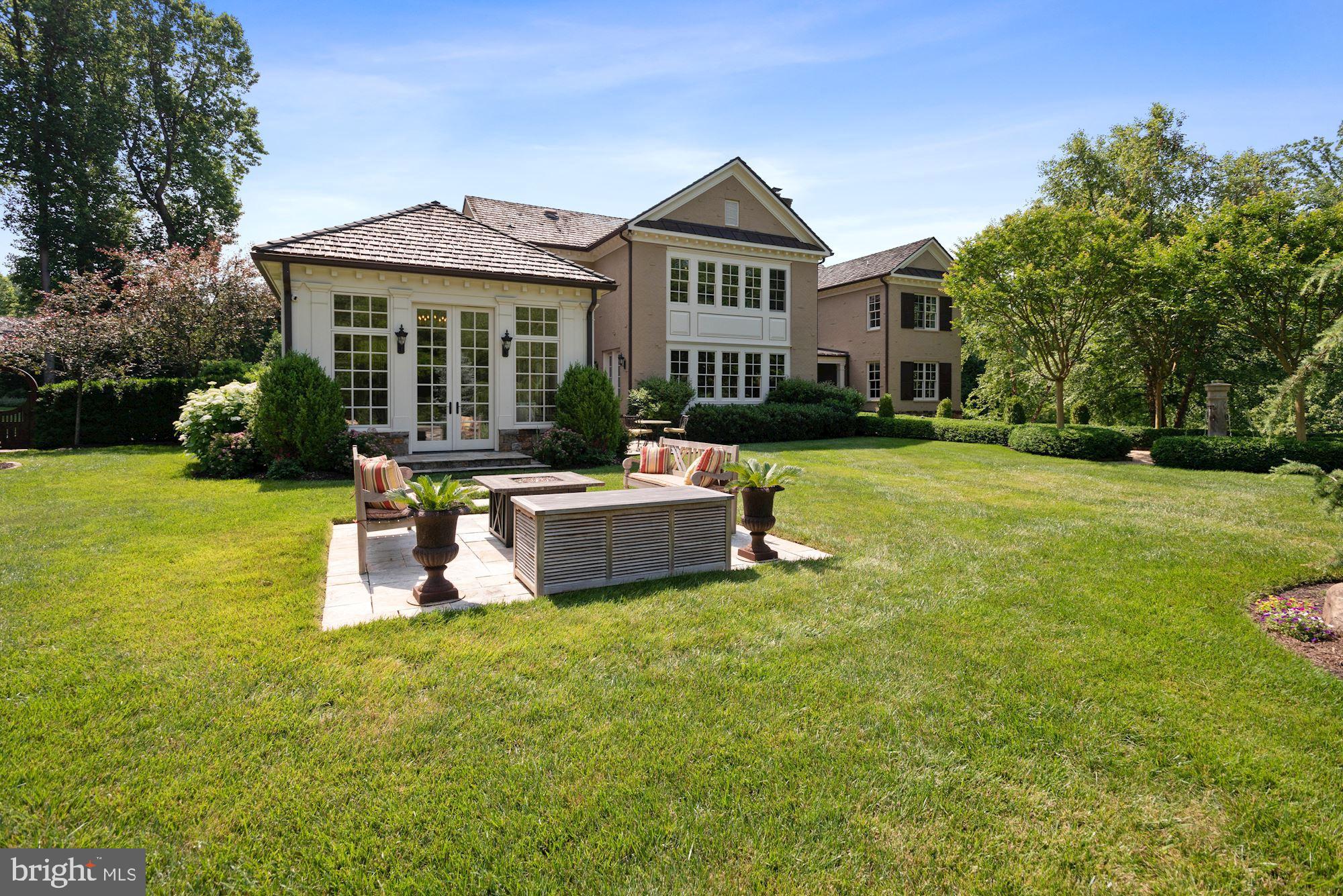 LANE AT FOUR STAIRS - Residential