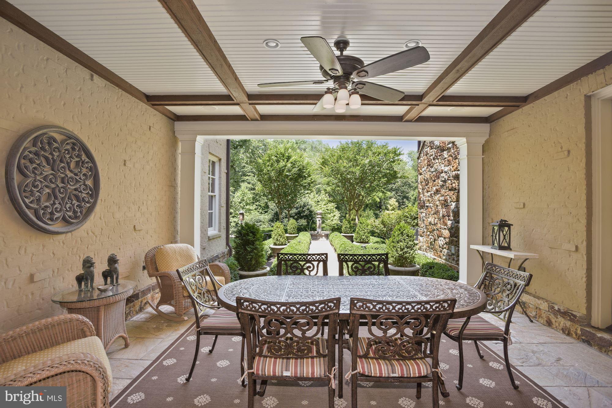 LANE AT FOUR STAIRS - Residential