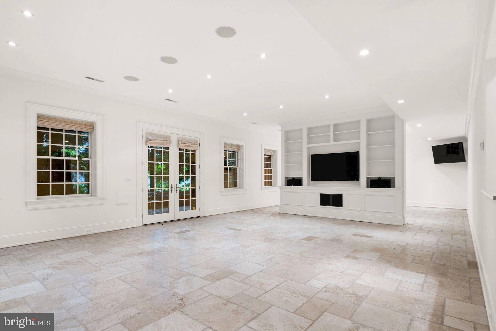 LANGLEY FARMS - Residential