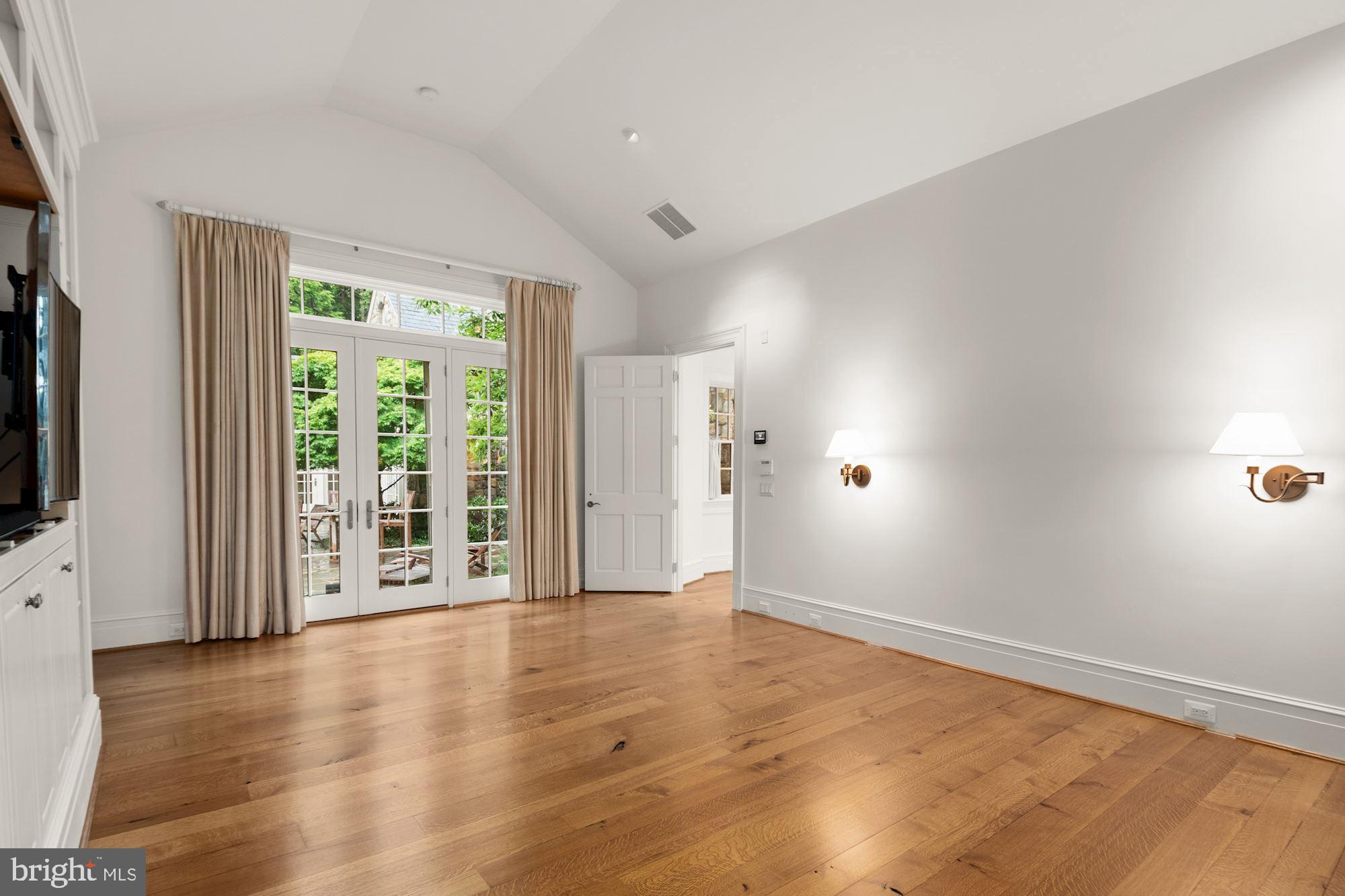 LANGLEY FARMS - Residential