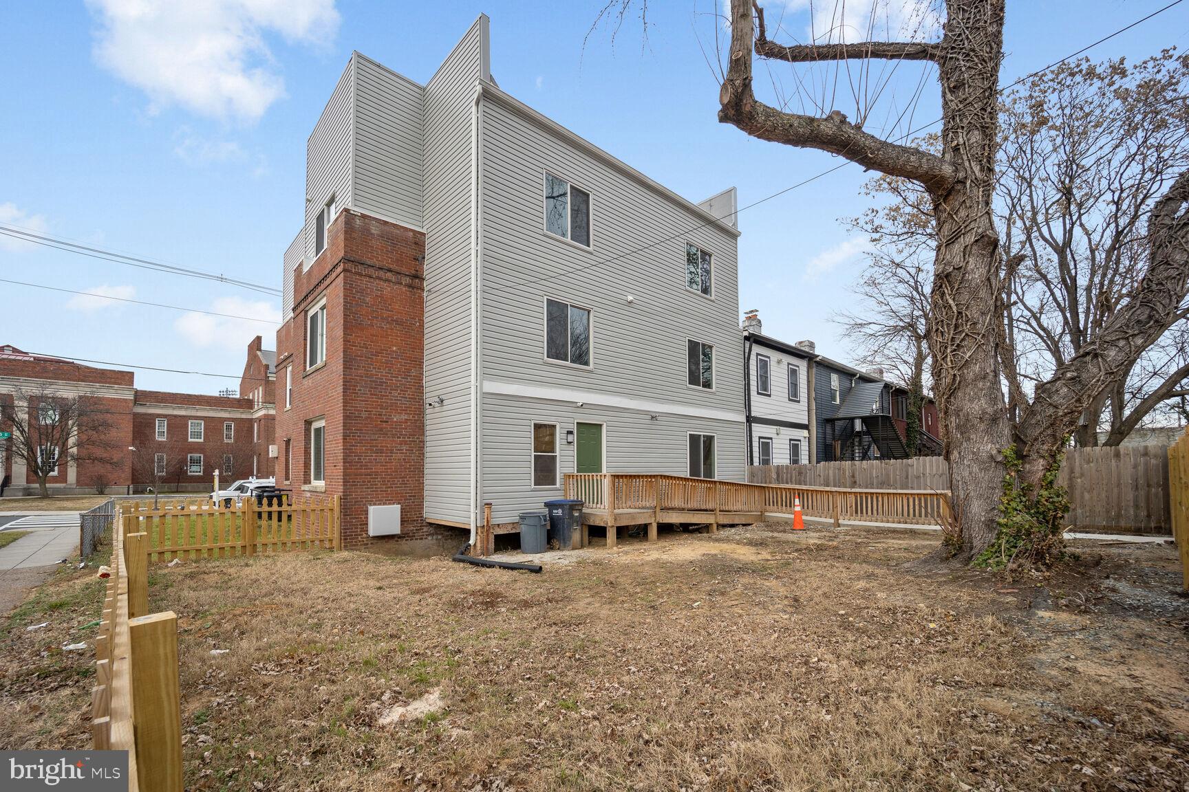 1642 SE 16TH STREET SE 2