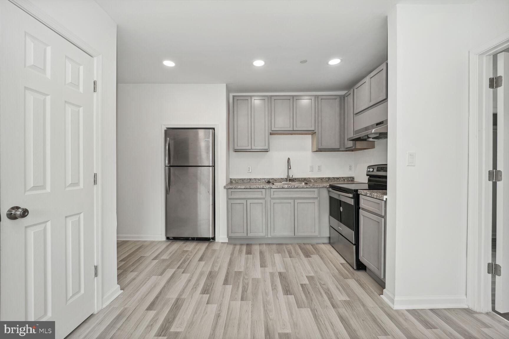 1642 SE 16TH STREET SE 2