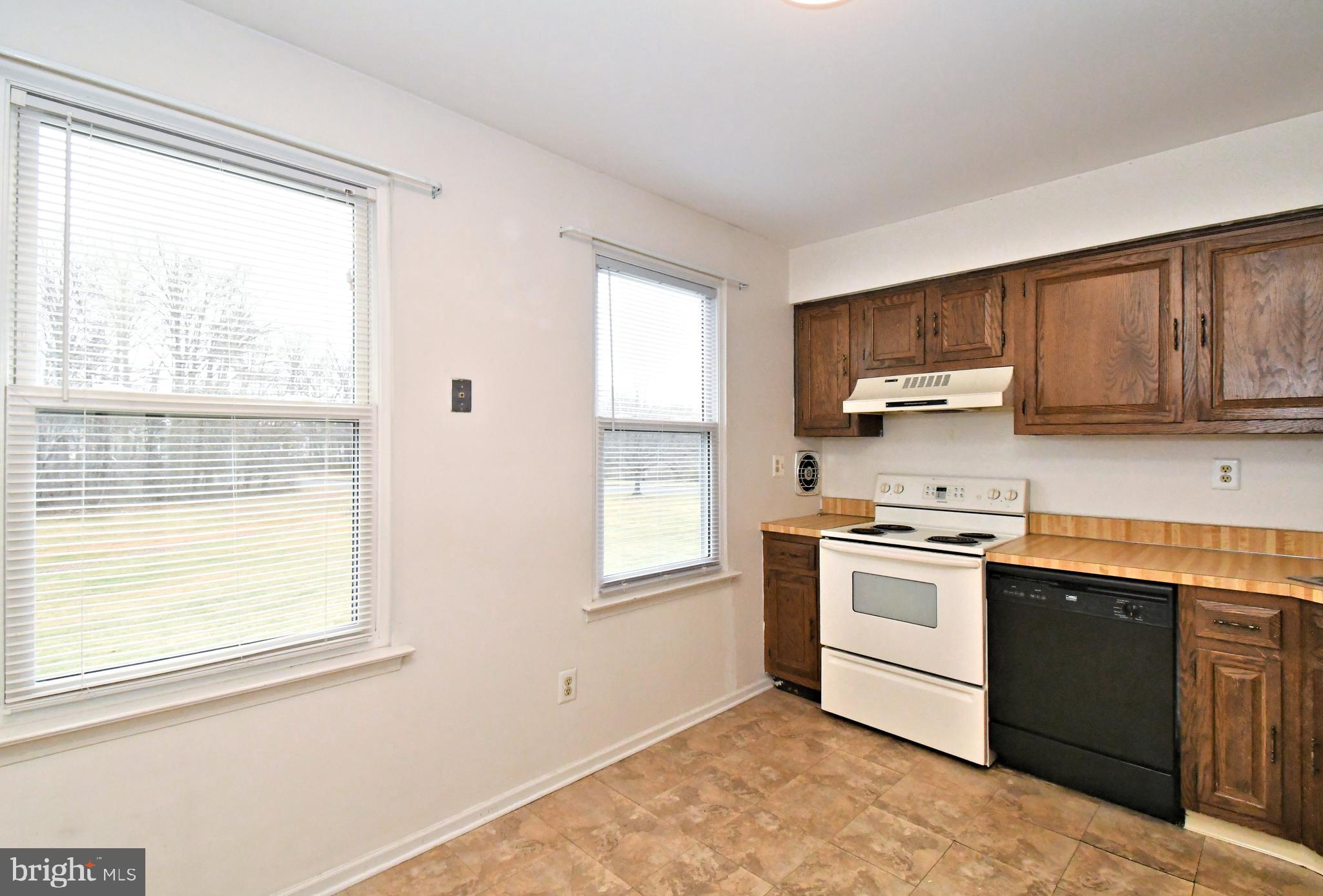 HEACOCK MDWS - Residential Lease