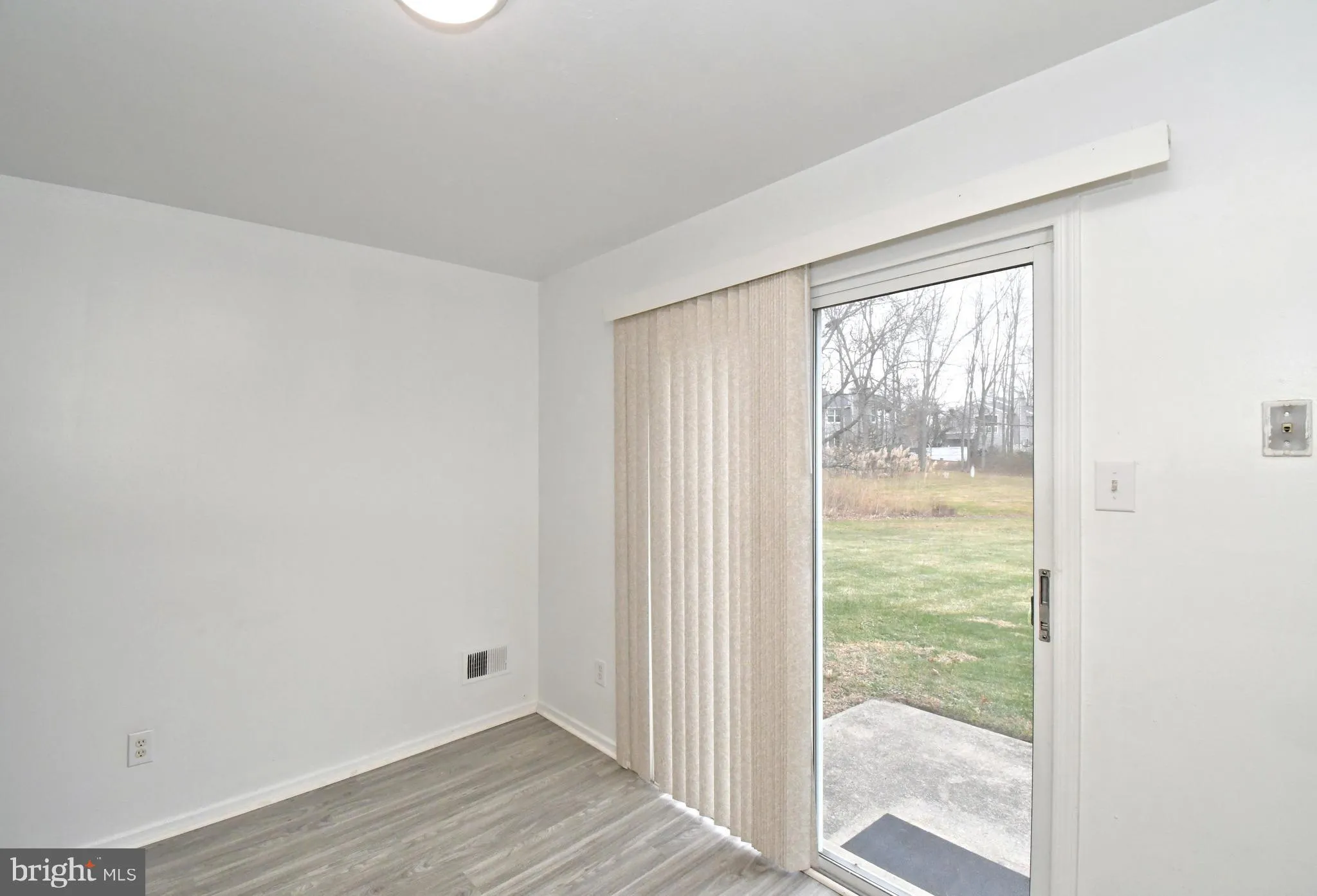 Yardley, Pennsylvania 19067, United States, 2 Bedrooms Bedrooms, ,2 BathroomsBathrooms,Residential,Active,256875