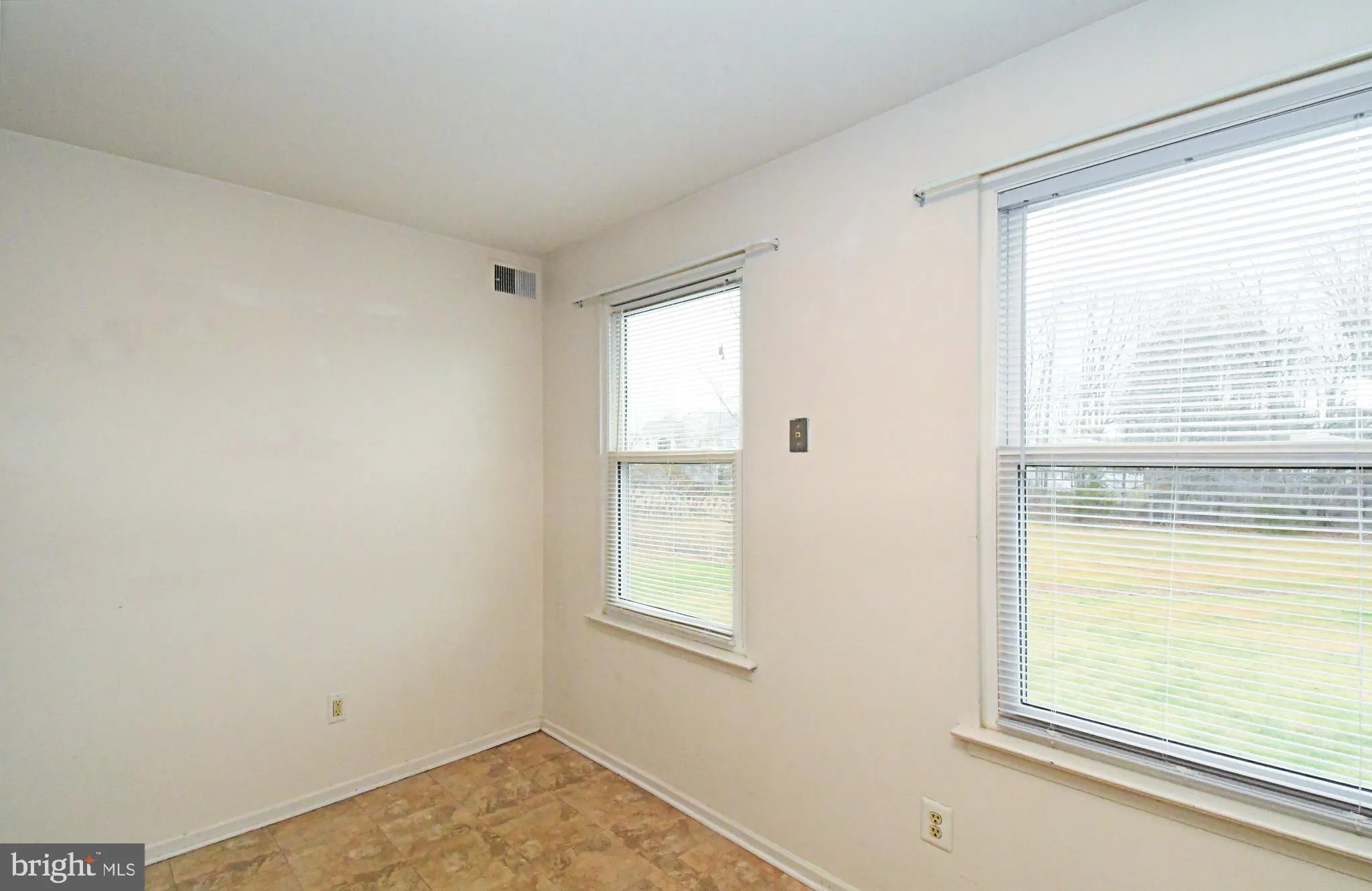 Yardley, Pennsylvania 19067, United States, 2 Bedrooms Bedrooms, ,2 BathroomsBathrooms,Residential,Active,256875