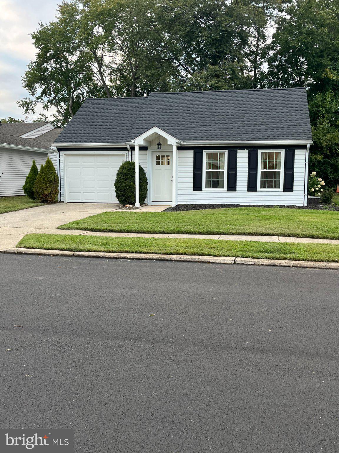 4 HEATHER PLACE