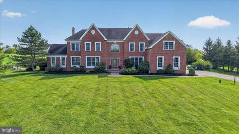 Homes For Sale - 11 Baker Way<br/> PENNINGTON, NJ 08534