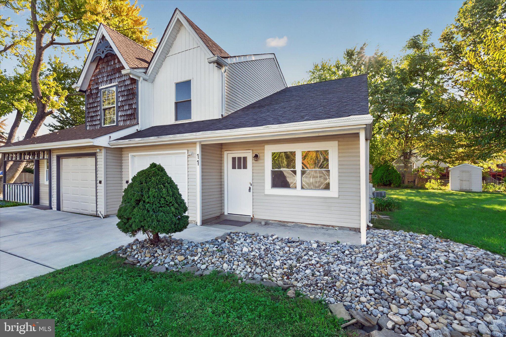 11 WEDGEFIELD COURT