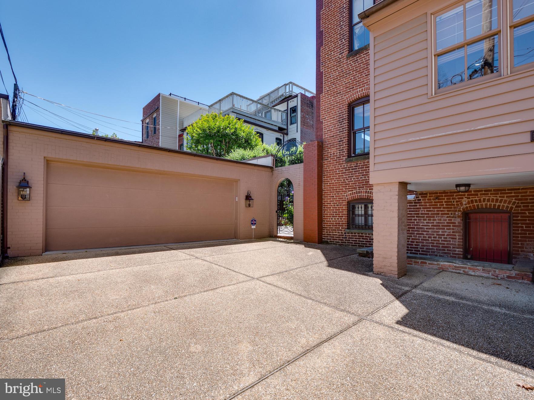 CAPITOL HILL - Residential