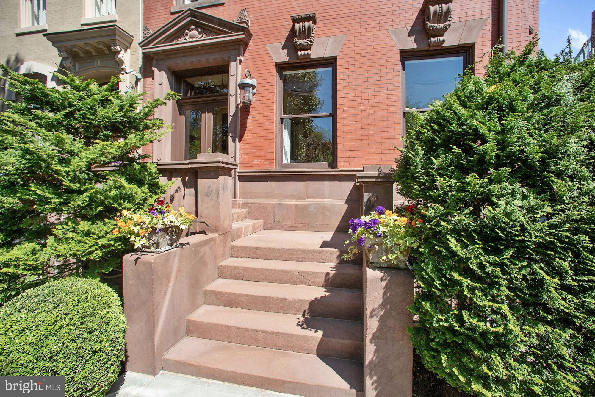 CAPITOL HILL - Residential