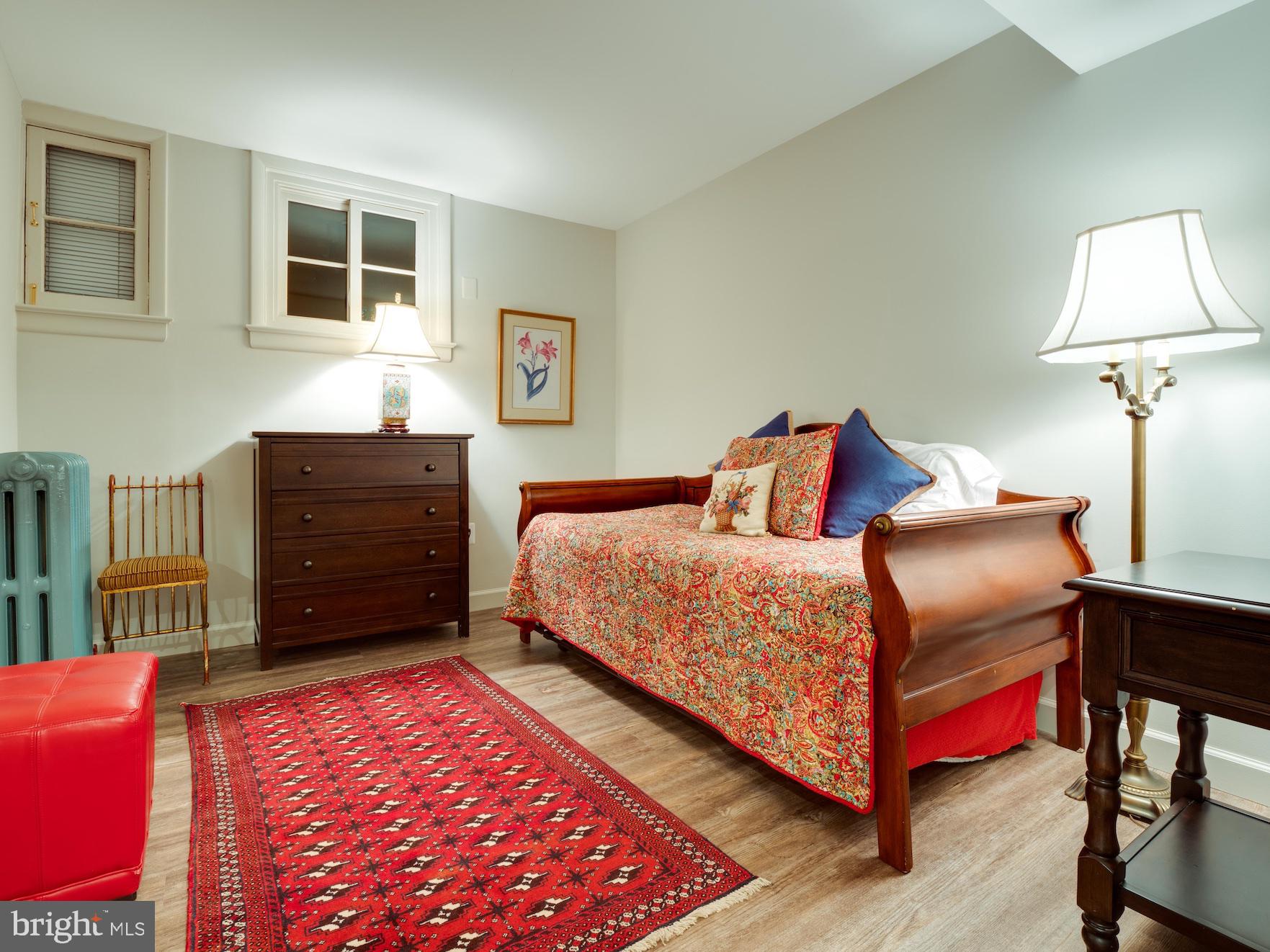CAPITOL HILL - Residential