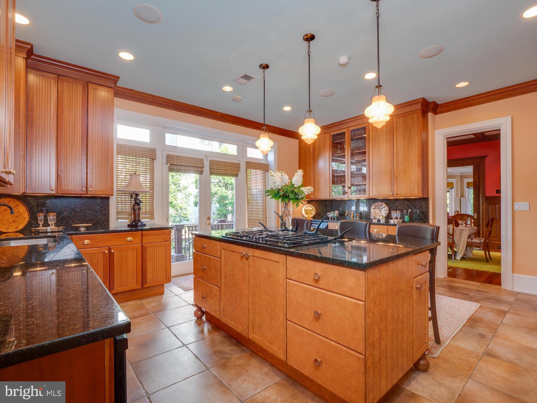 CAPITOL HILL - Residential