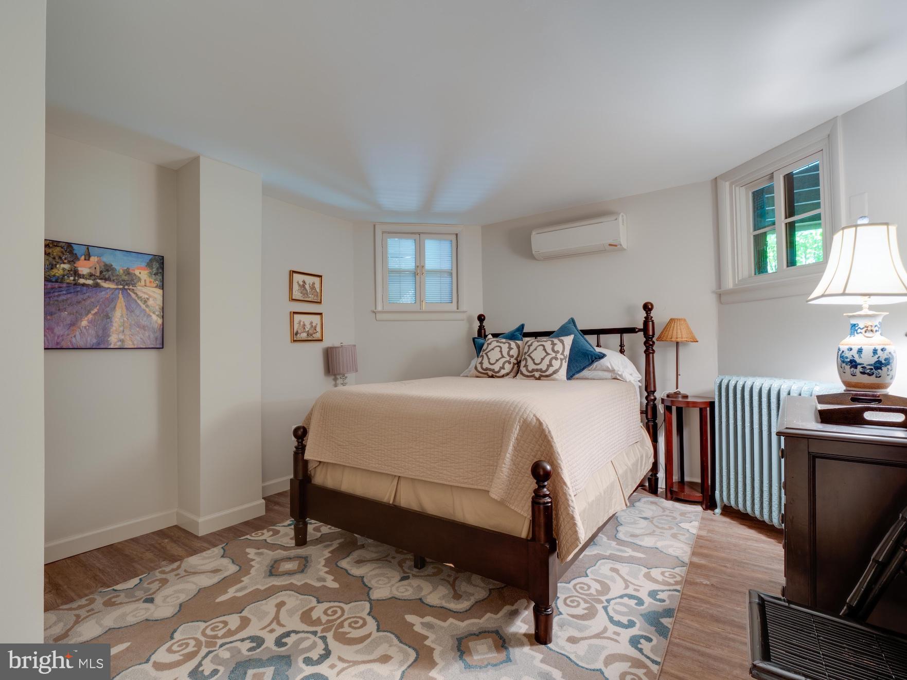 CAPITOL HILL - Residential