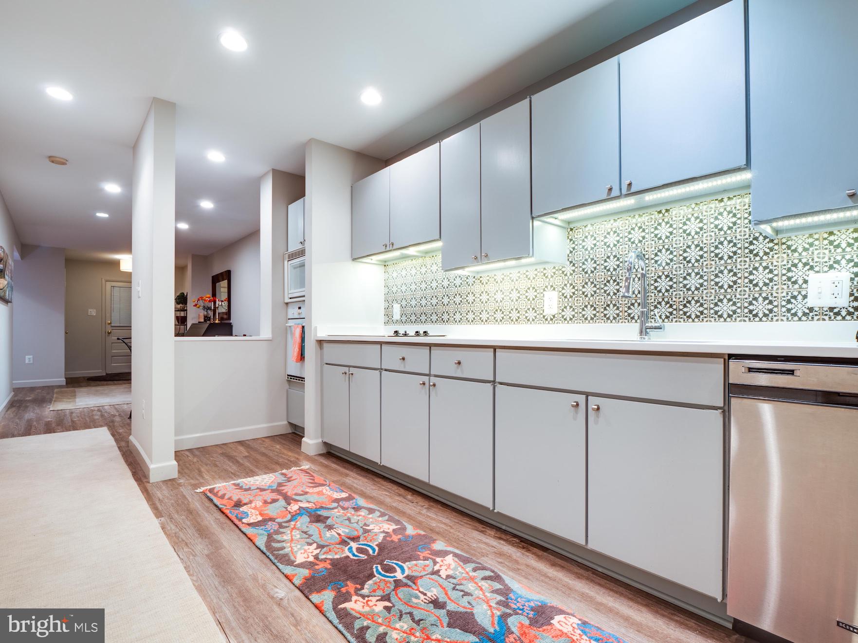 CAPITOL HILL - Residential