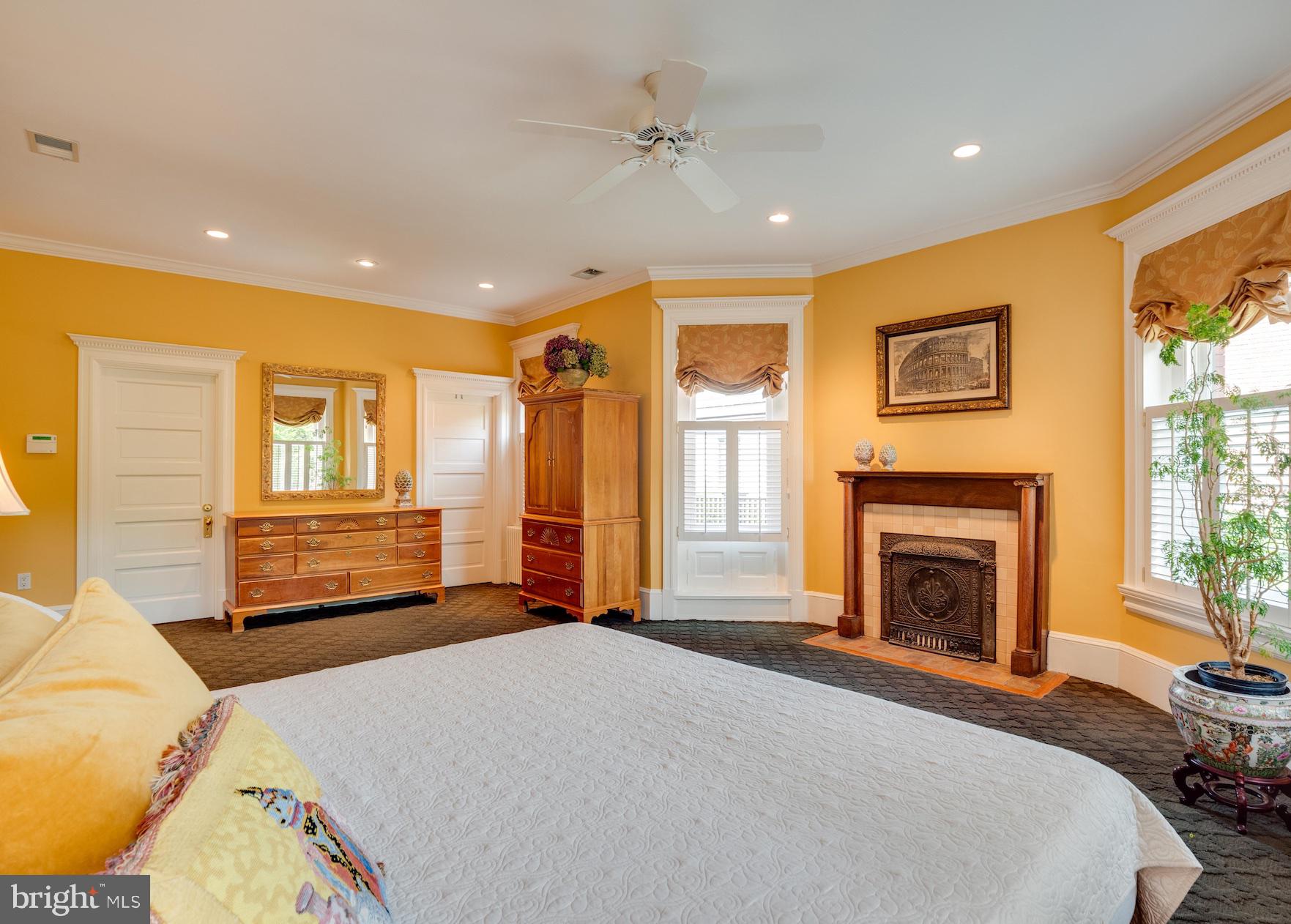 CAPITOL HILL - Residential