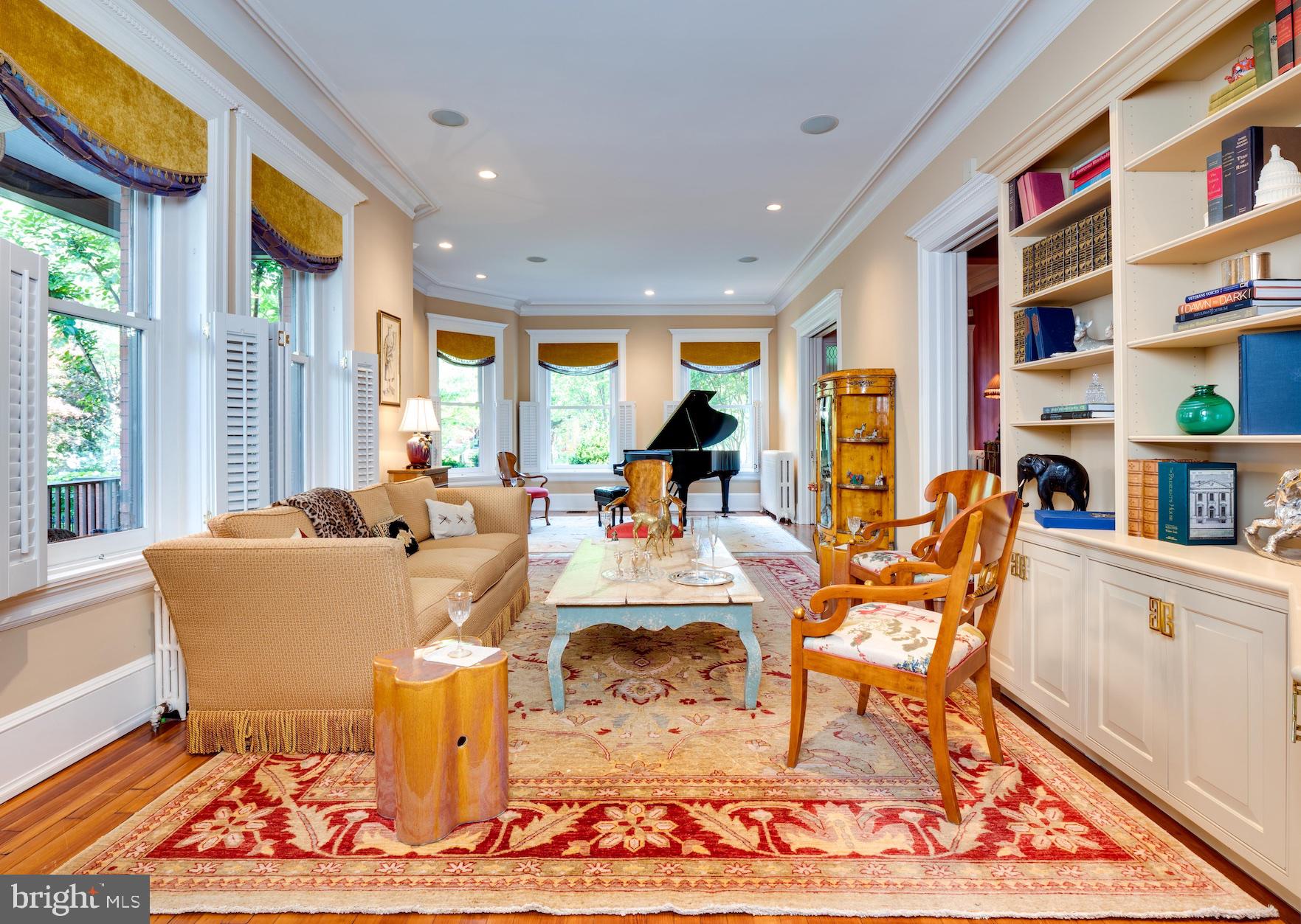 CAPITOL HILL - Residential