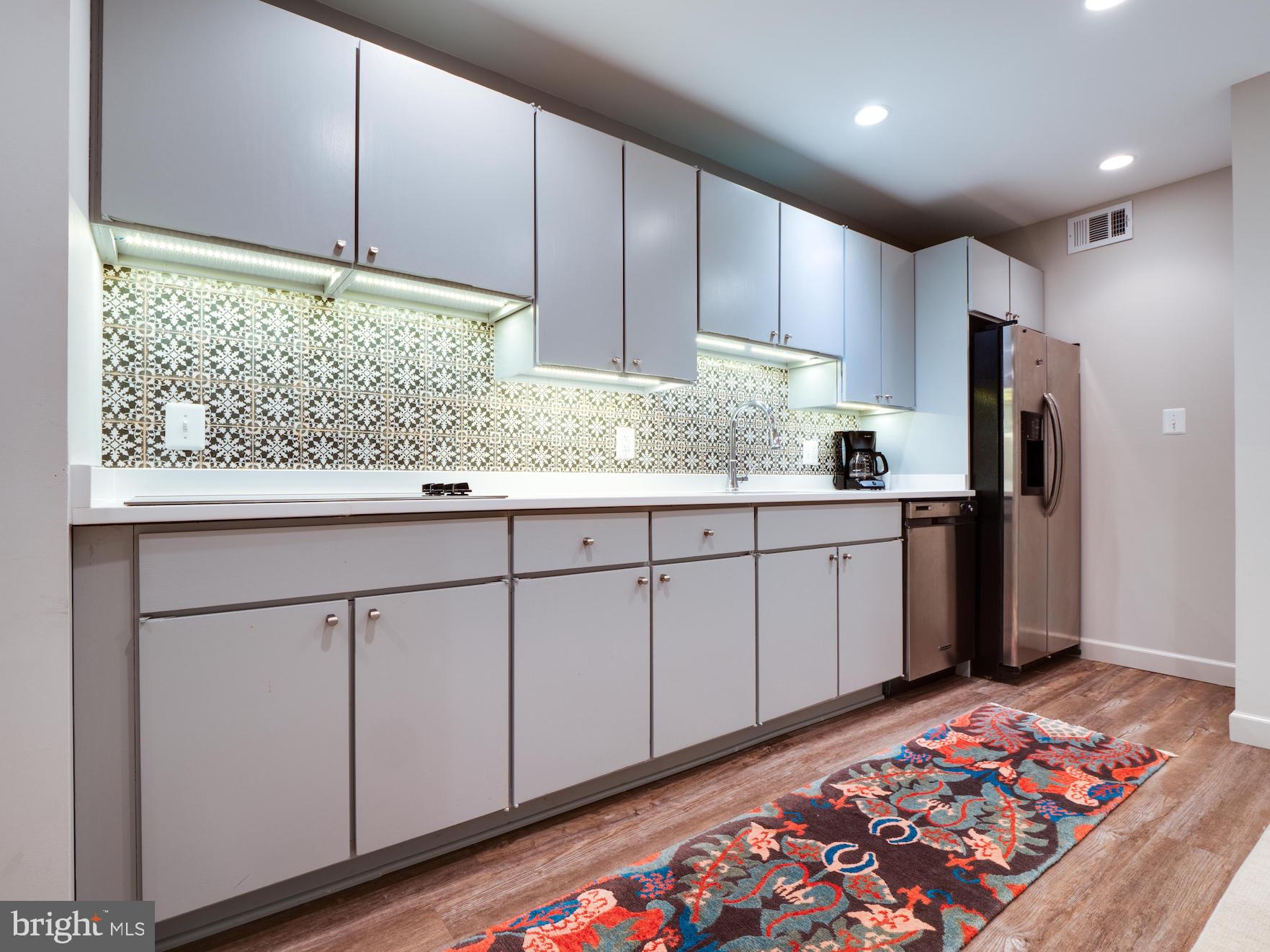 CAPITOL HILL - Residential