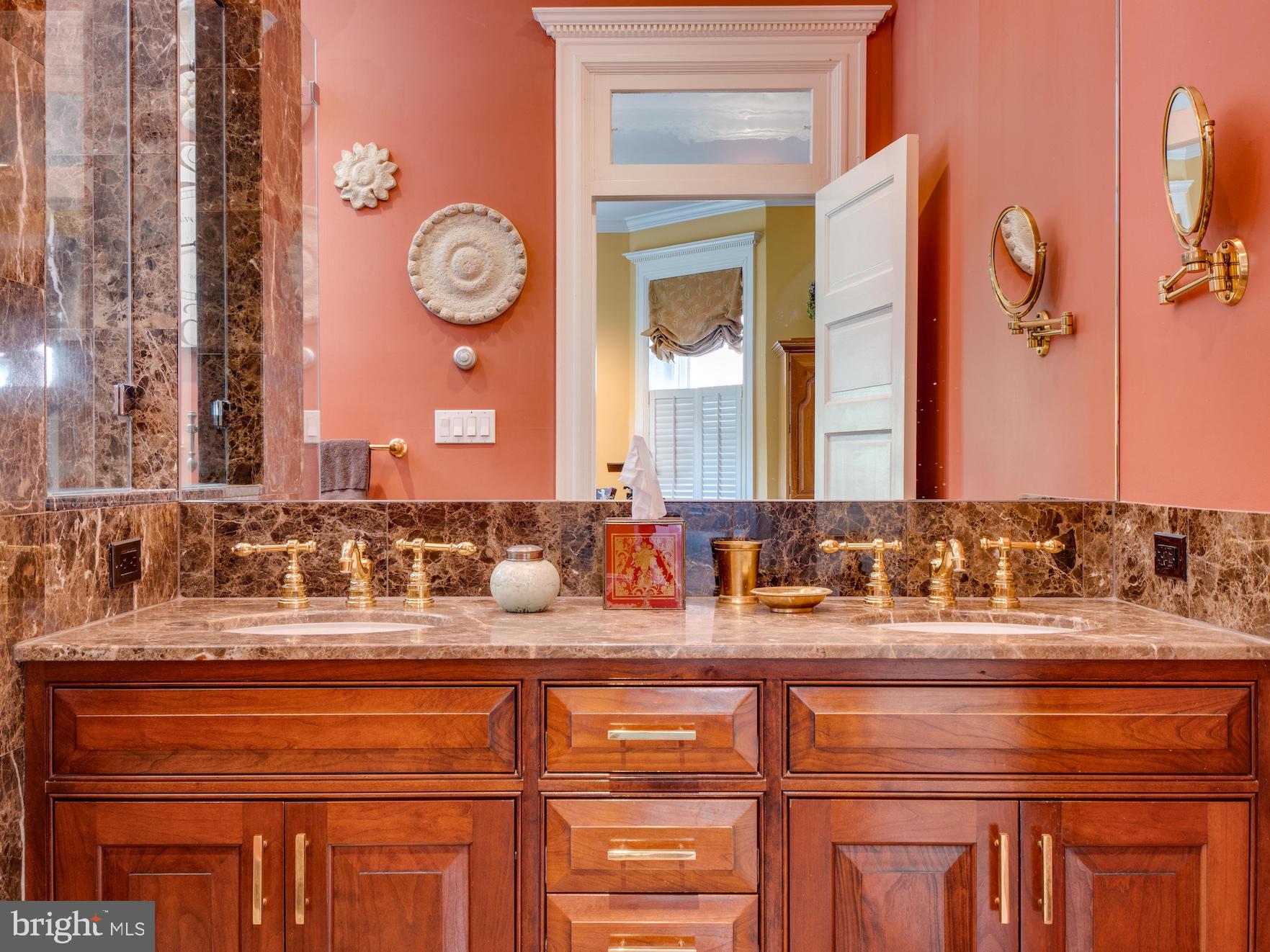 CAPITOL HILL - Residential