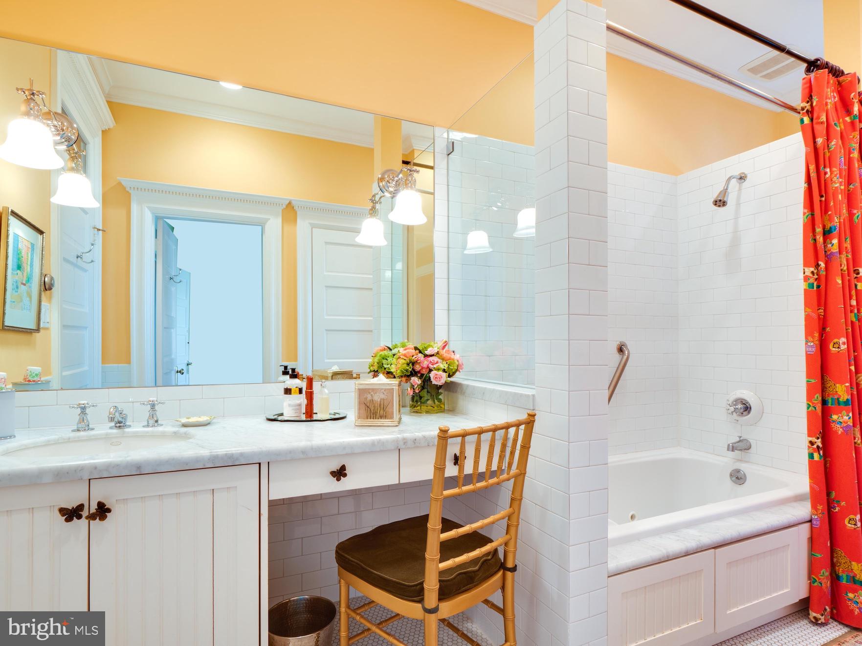 CAPITOL HILL - Residential