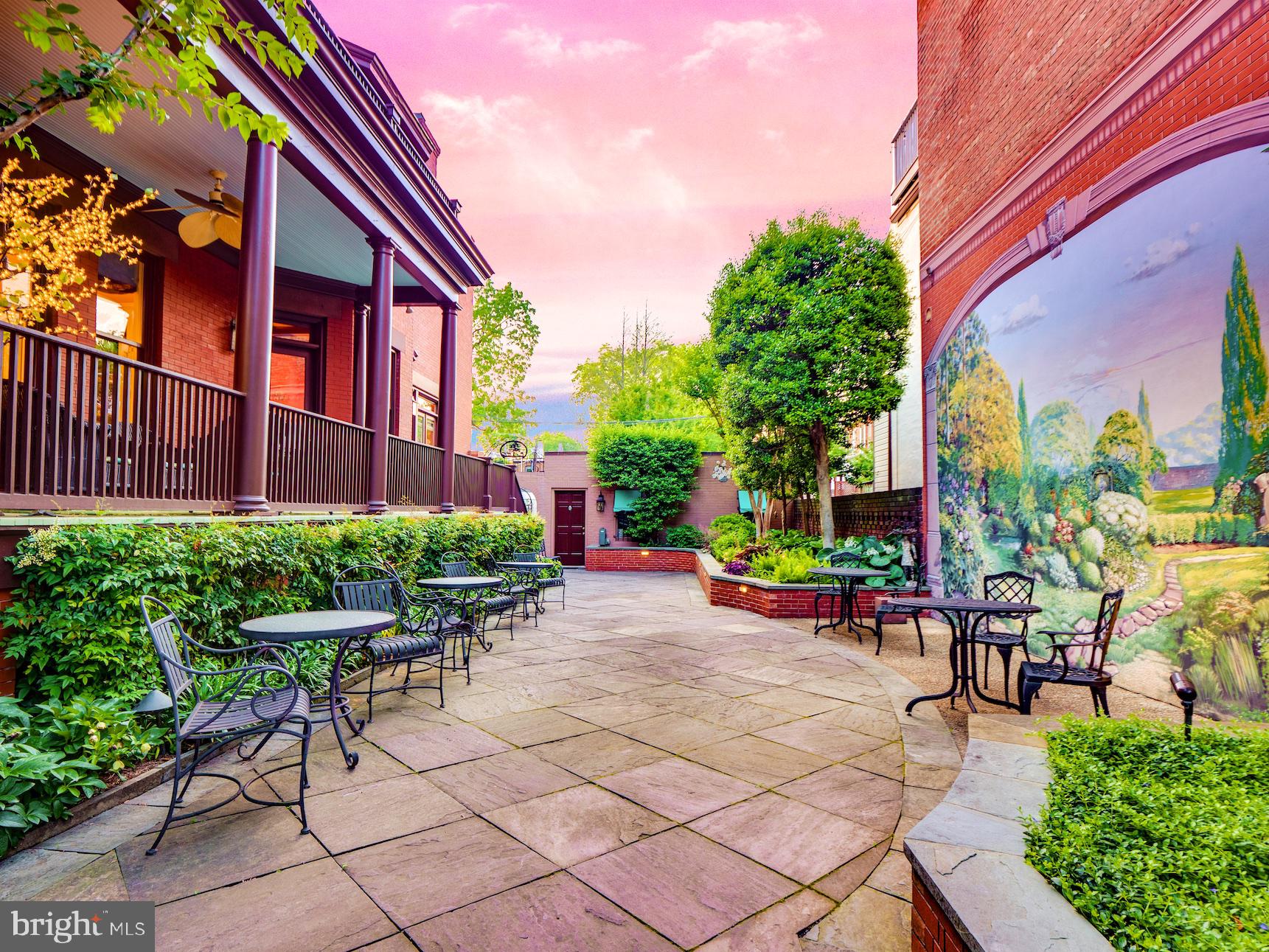 CAPITOL HILL - Residential