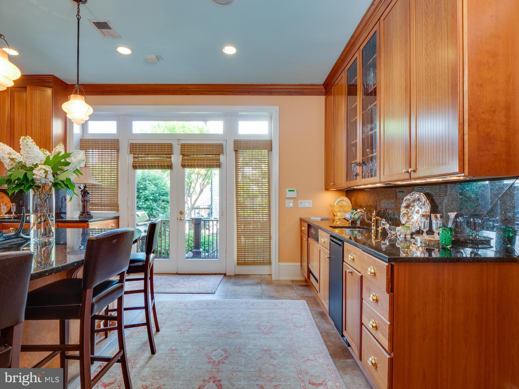 CAPITOL HILL - Residential