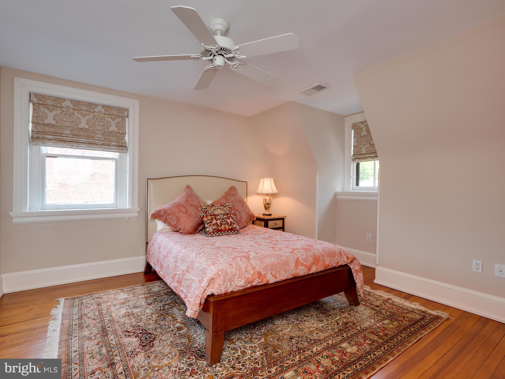 CAPITOL HILL - Residential