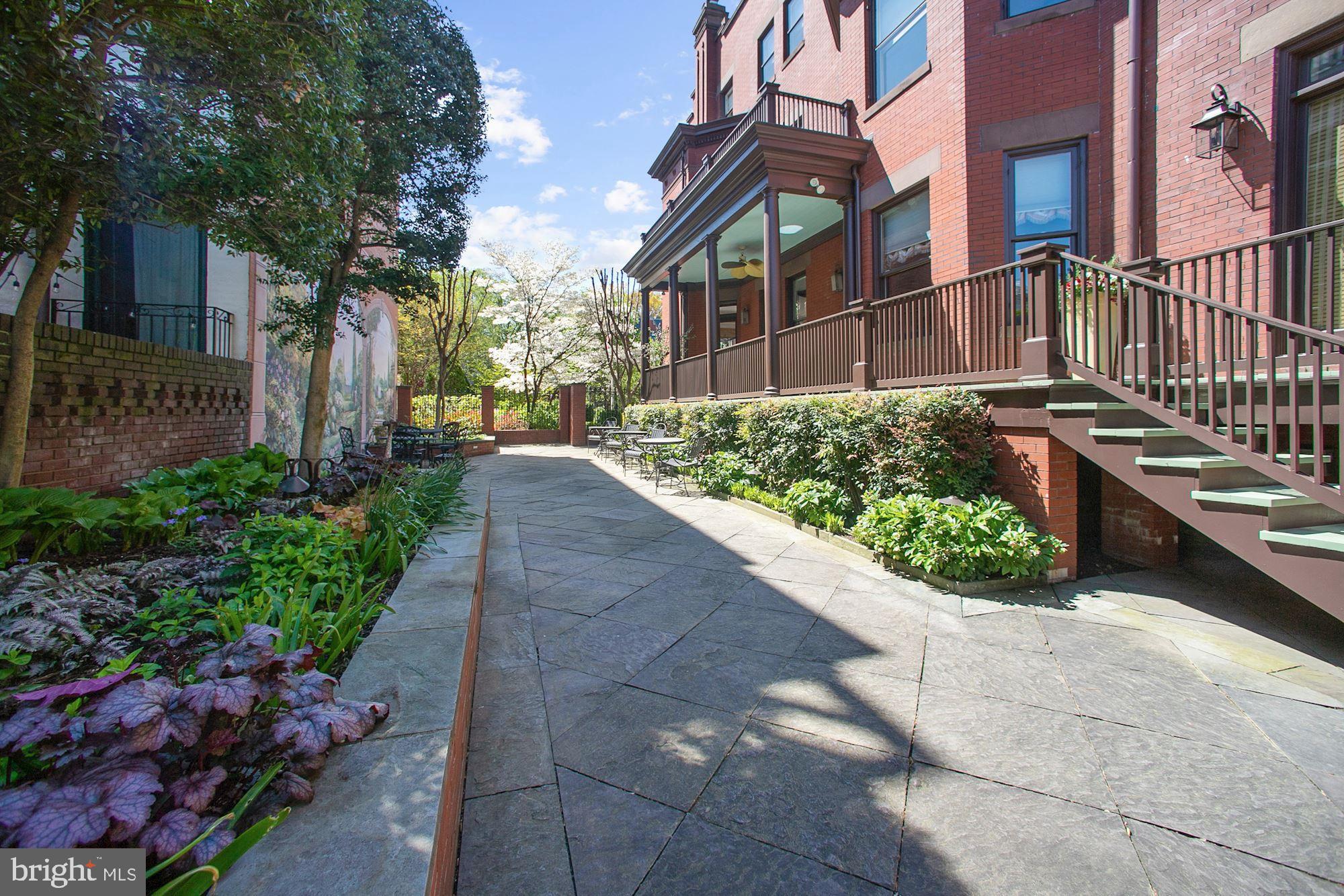 CAPITOL HILL - Residential