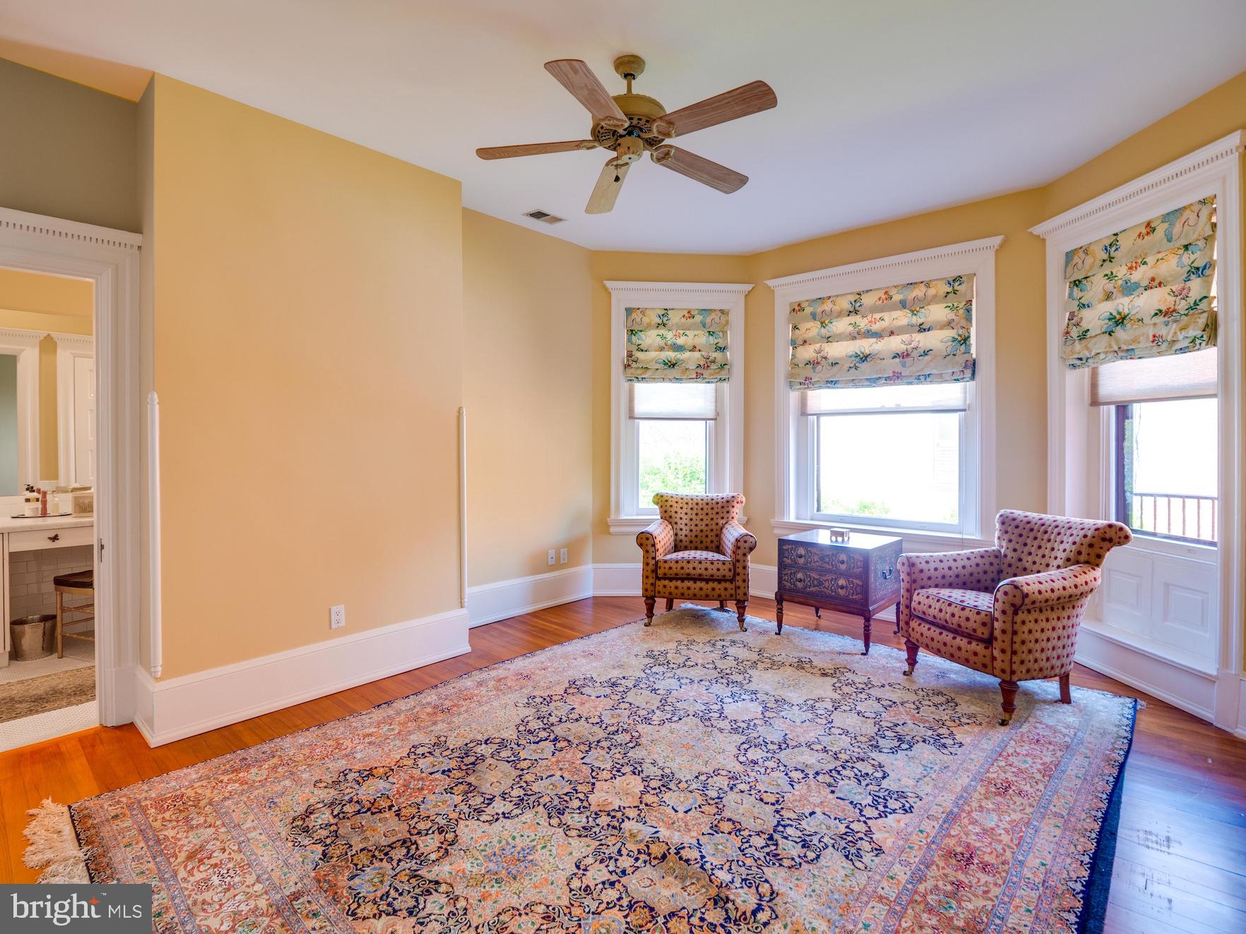 CAPITOL HILL - Residential