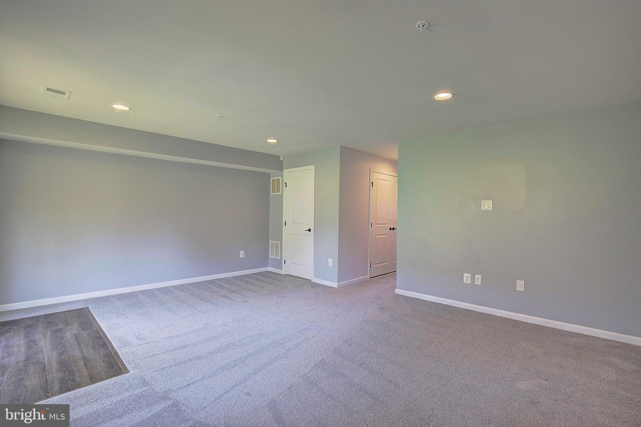 CREEKSIDE VILLAGE AT TANYARD SPRINGS - Residential