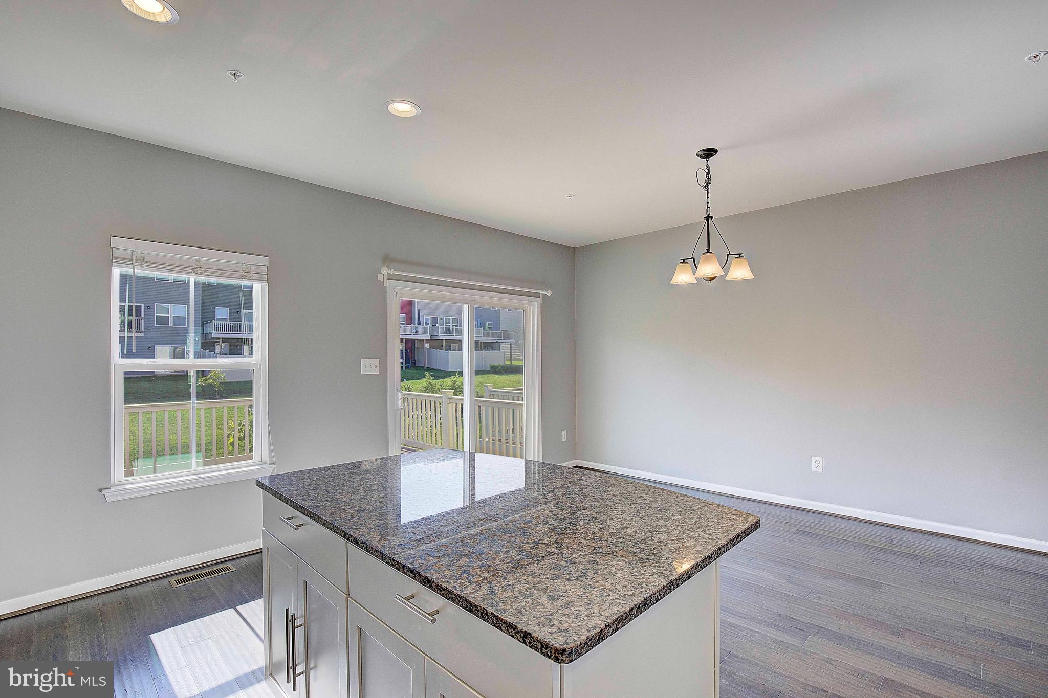 CREEKSIDE VILLAGE AT TANYARD SPRINGS - Residential