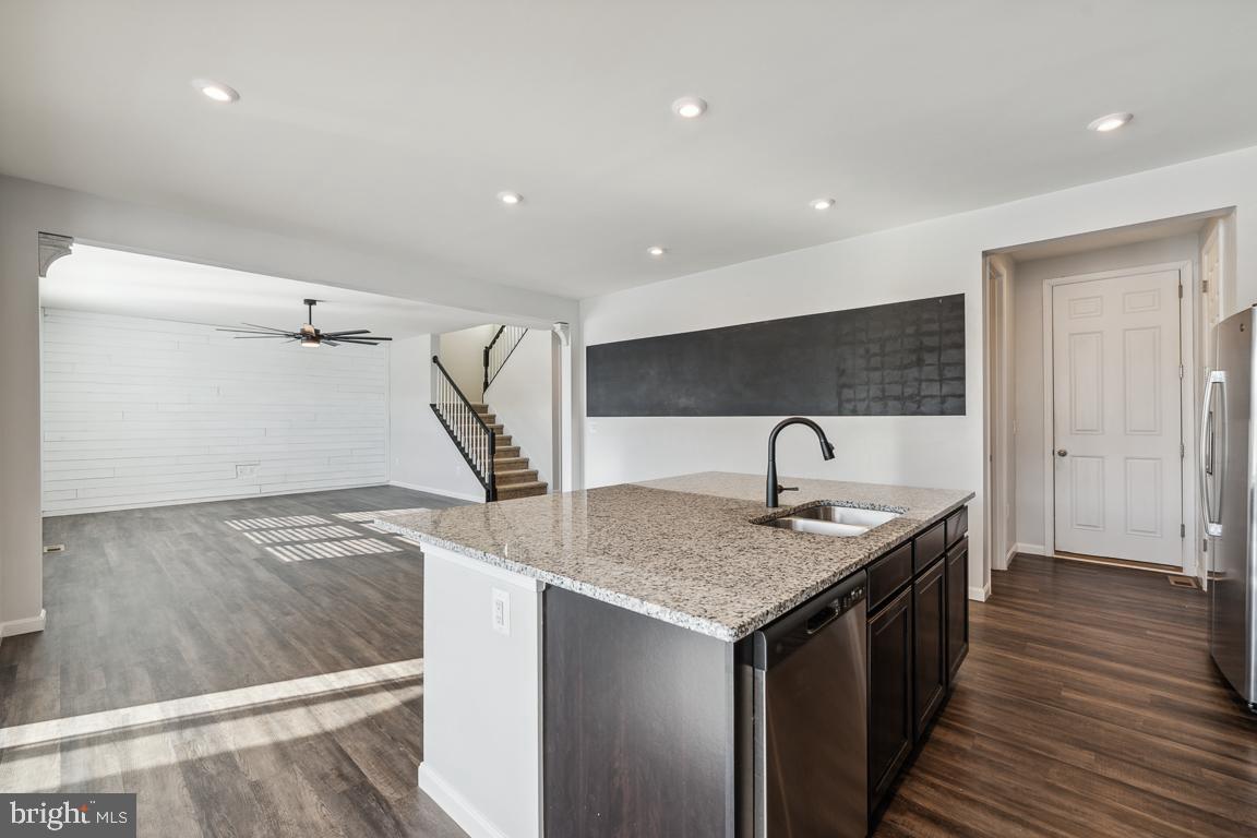 NEW POST ON THE RAPPAHANNOCK - Residential