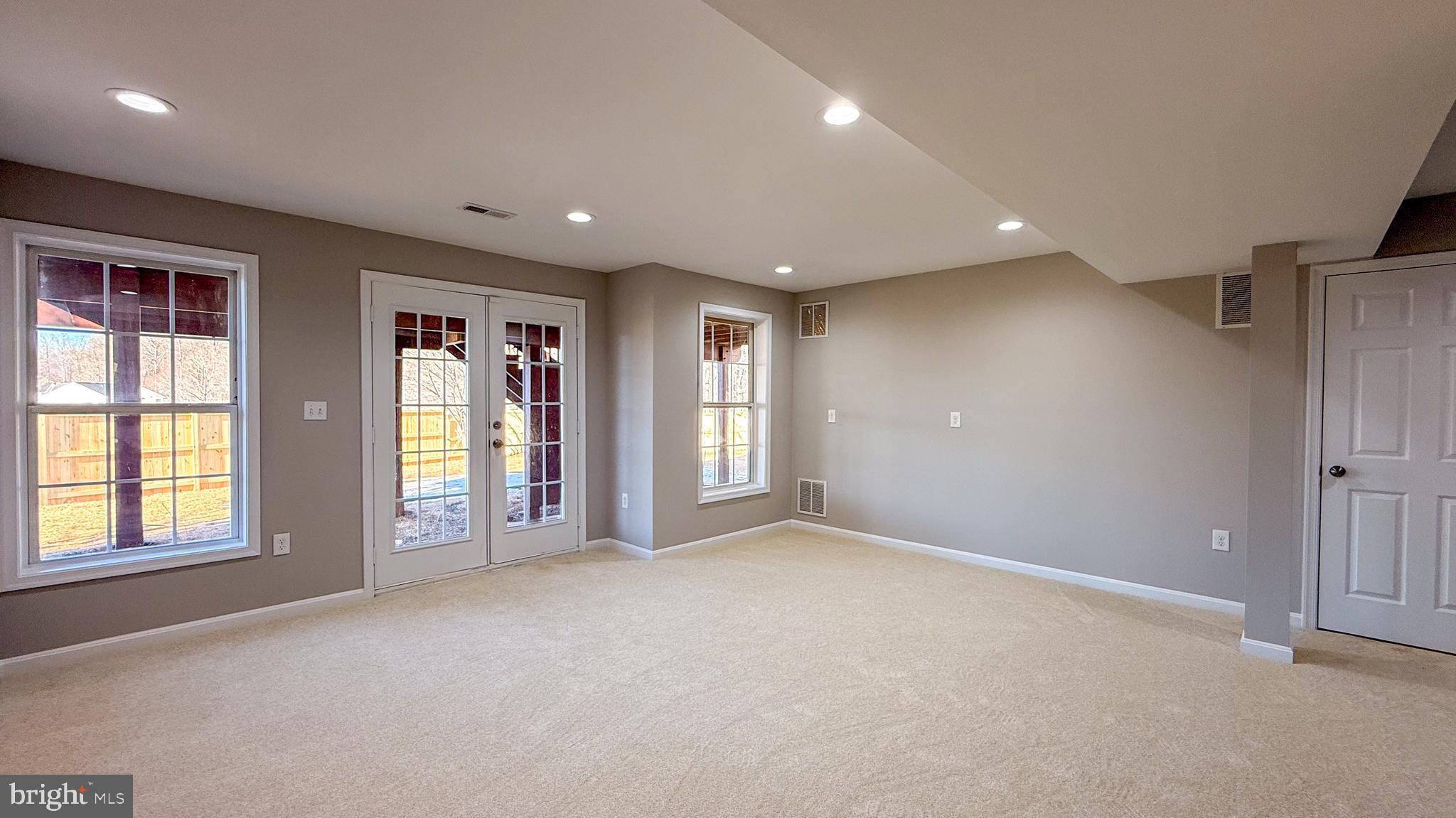 BLOOMS CROSSING - Residential