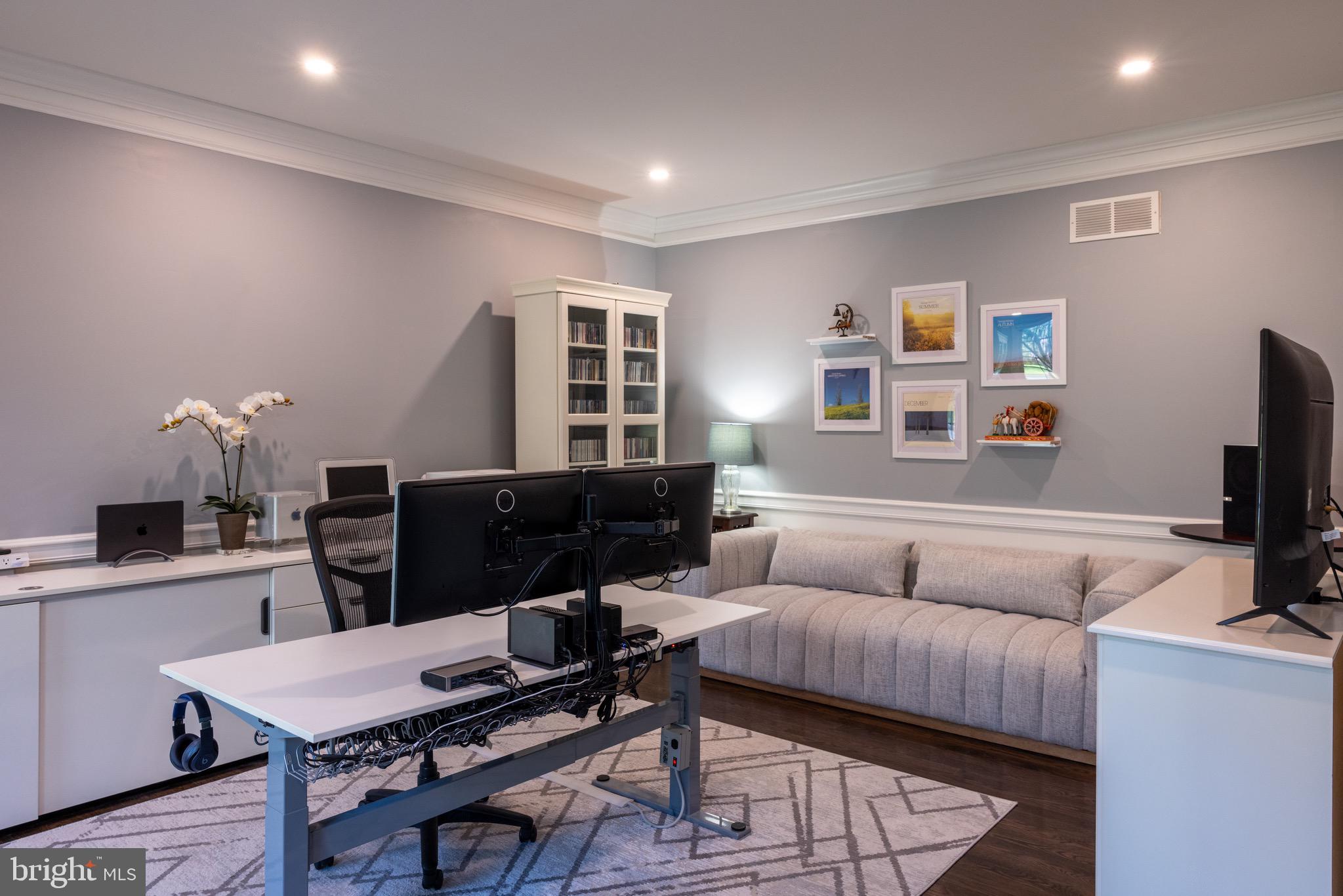 WESTTOWN CHASE - Residential