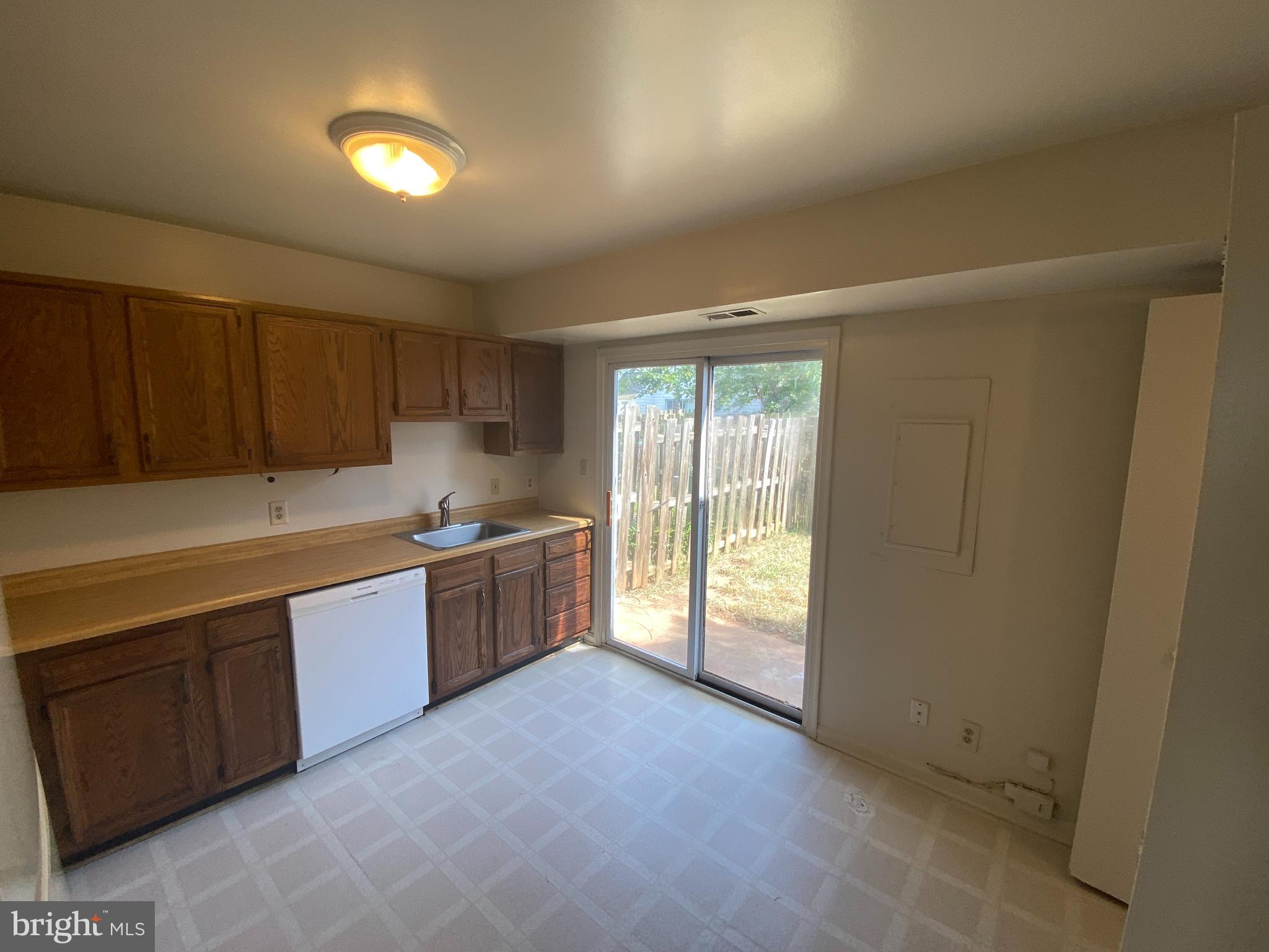 STAFFORD MEADOWS - Residential Lease