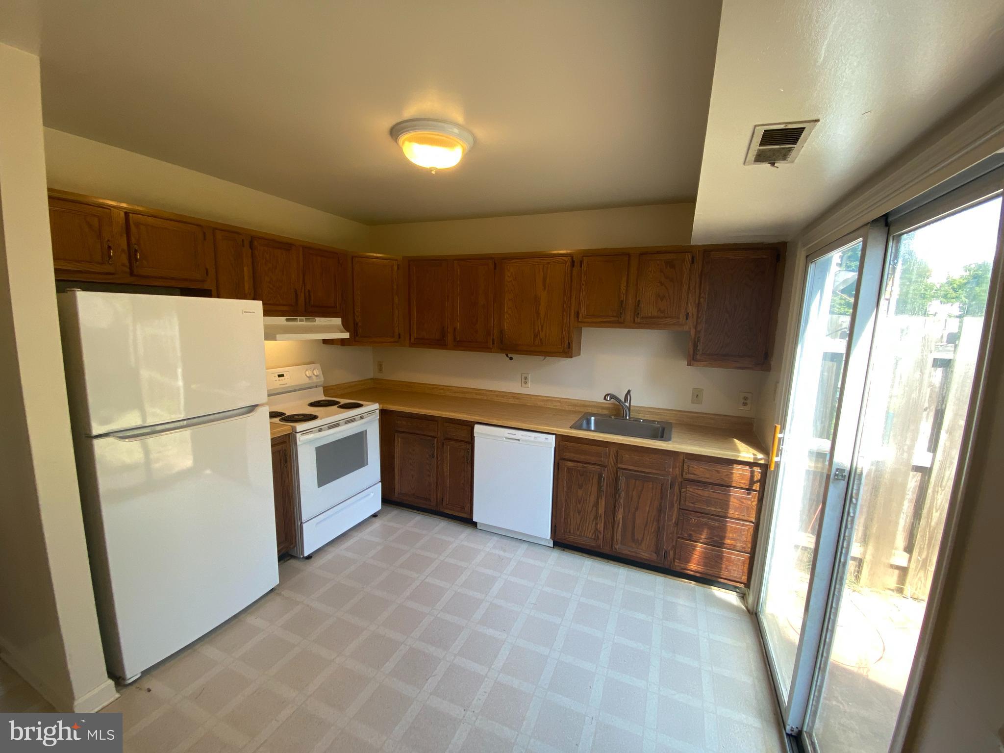 STAFFORD MEADOWS - Residential Lease