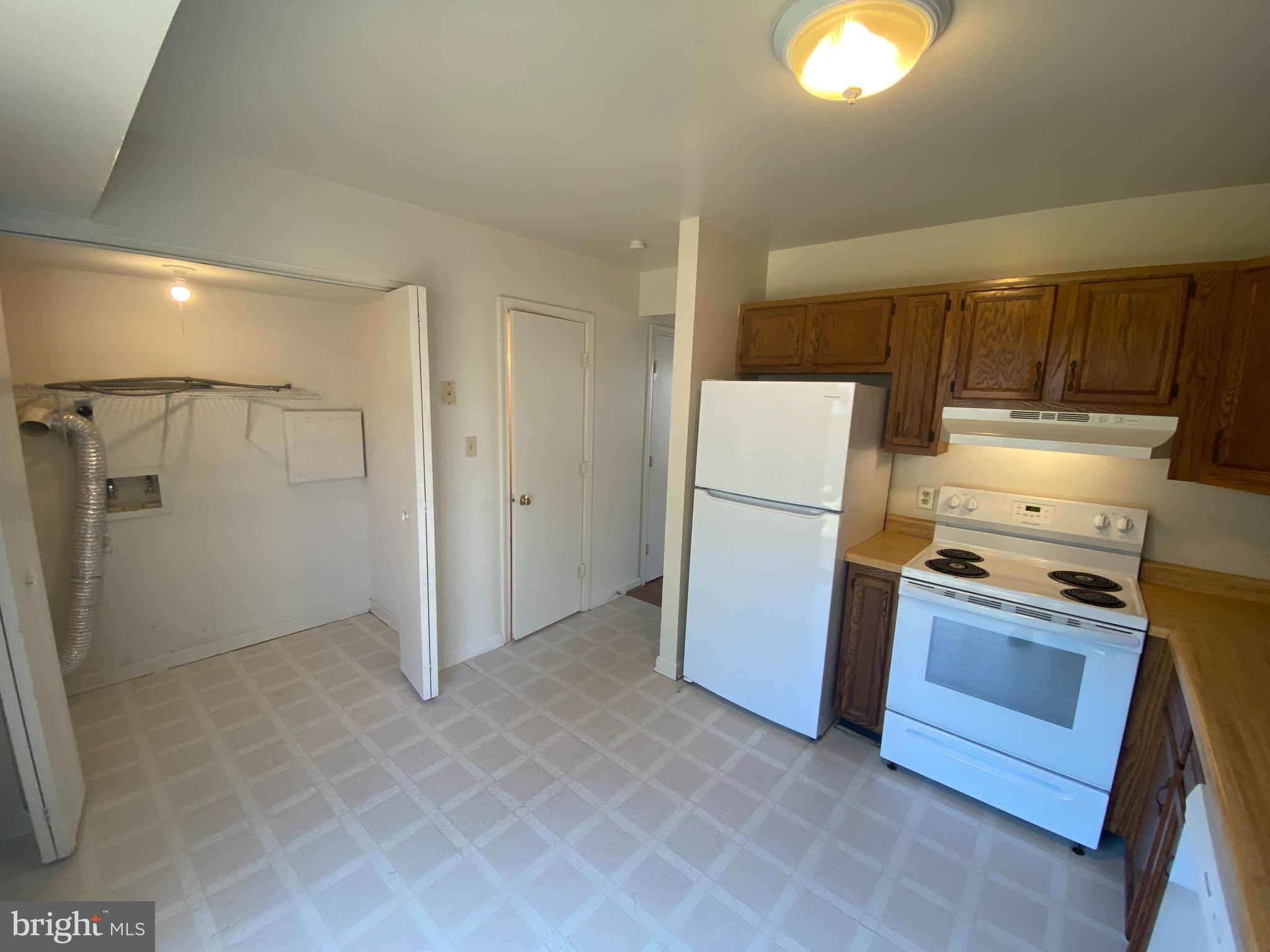 STAFFORD MEADOWS - Residential Lease