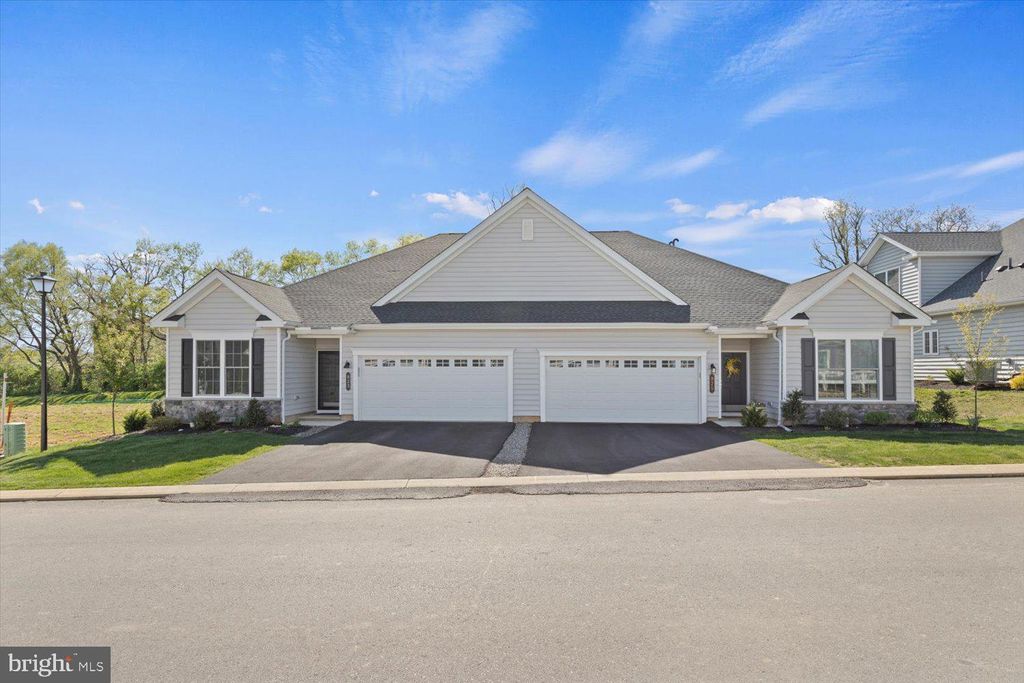 Photo of 823 FOUNDERS WAY, EAST PETERSBURG, PA 17520 (MLS # PALA2033858)