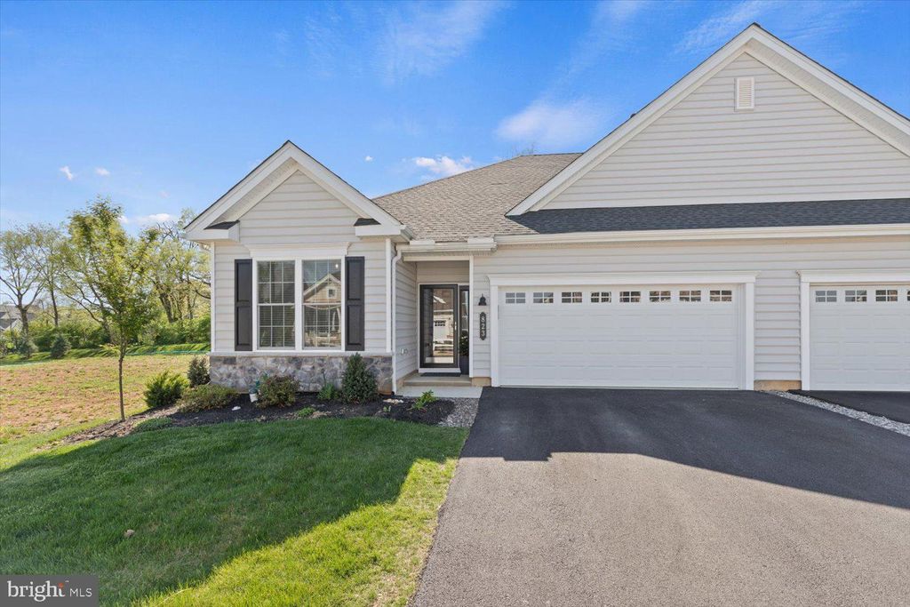 Photo of 823 FOUNDERS WAY, EAST PETERSBURG, PA 17520 (MLS # PALA2033858)