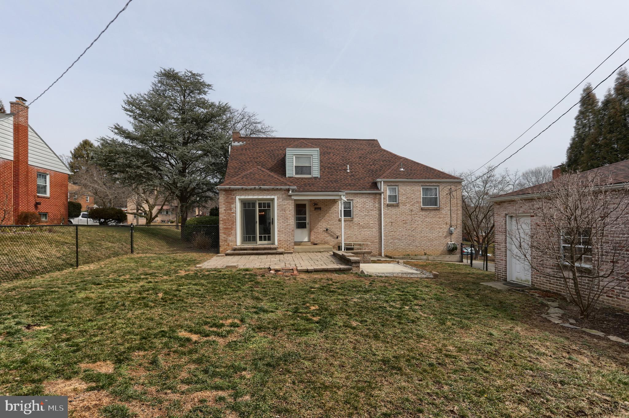 LENKER MANOR - Residential