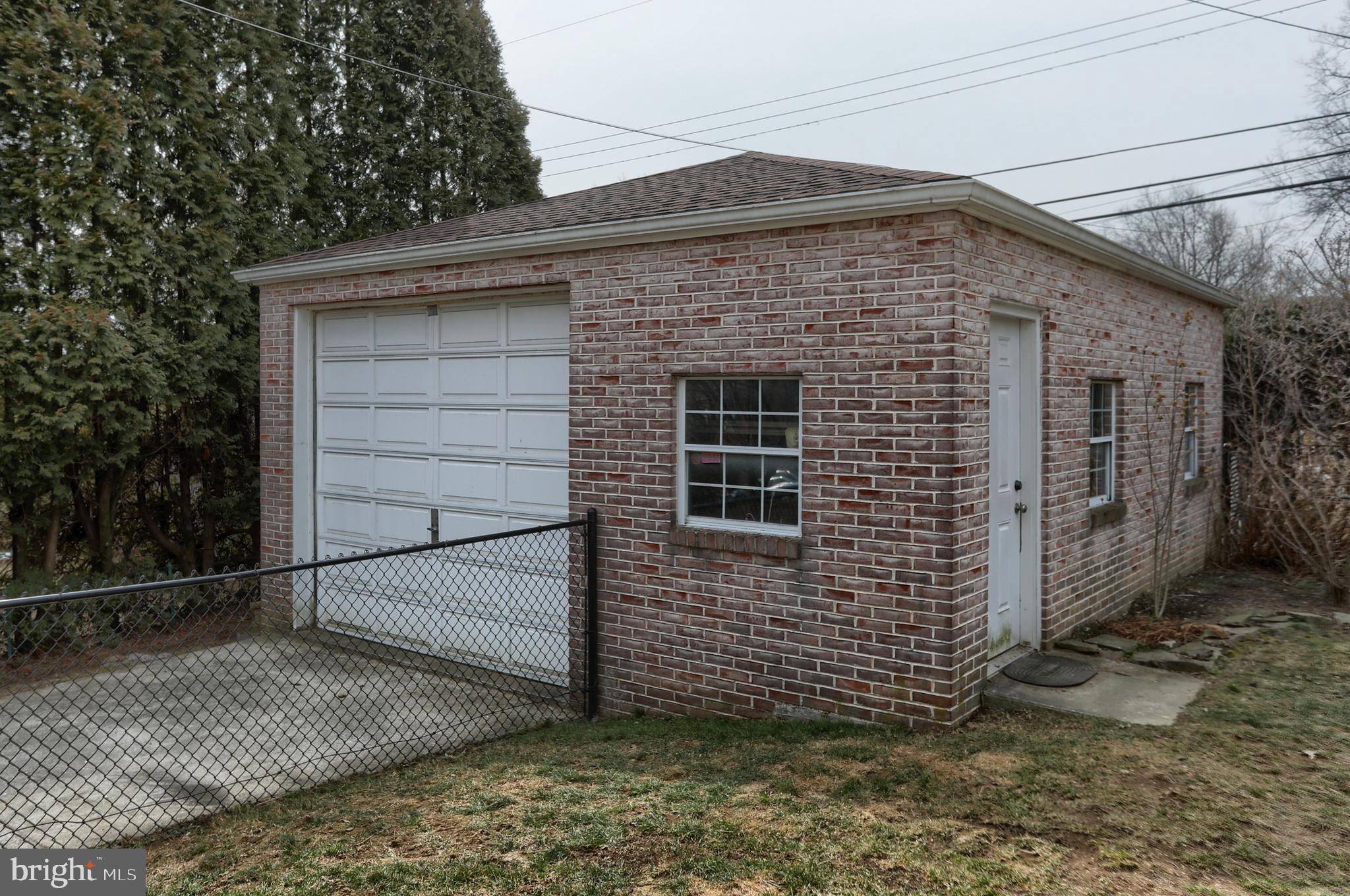 LENKER MANOR - Residential