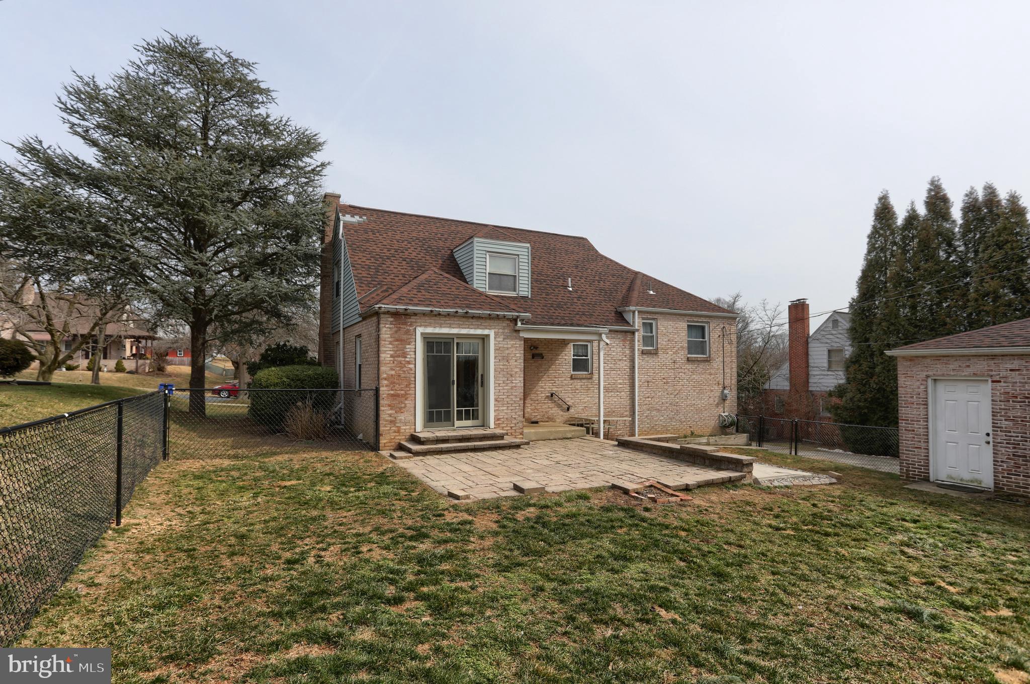 LENKER MANOR - Residential