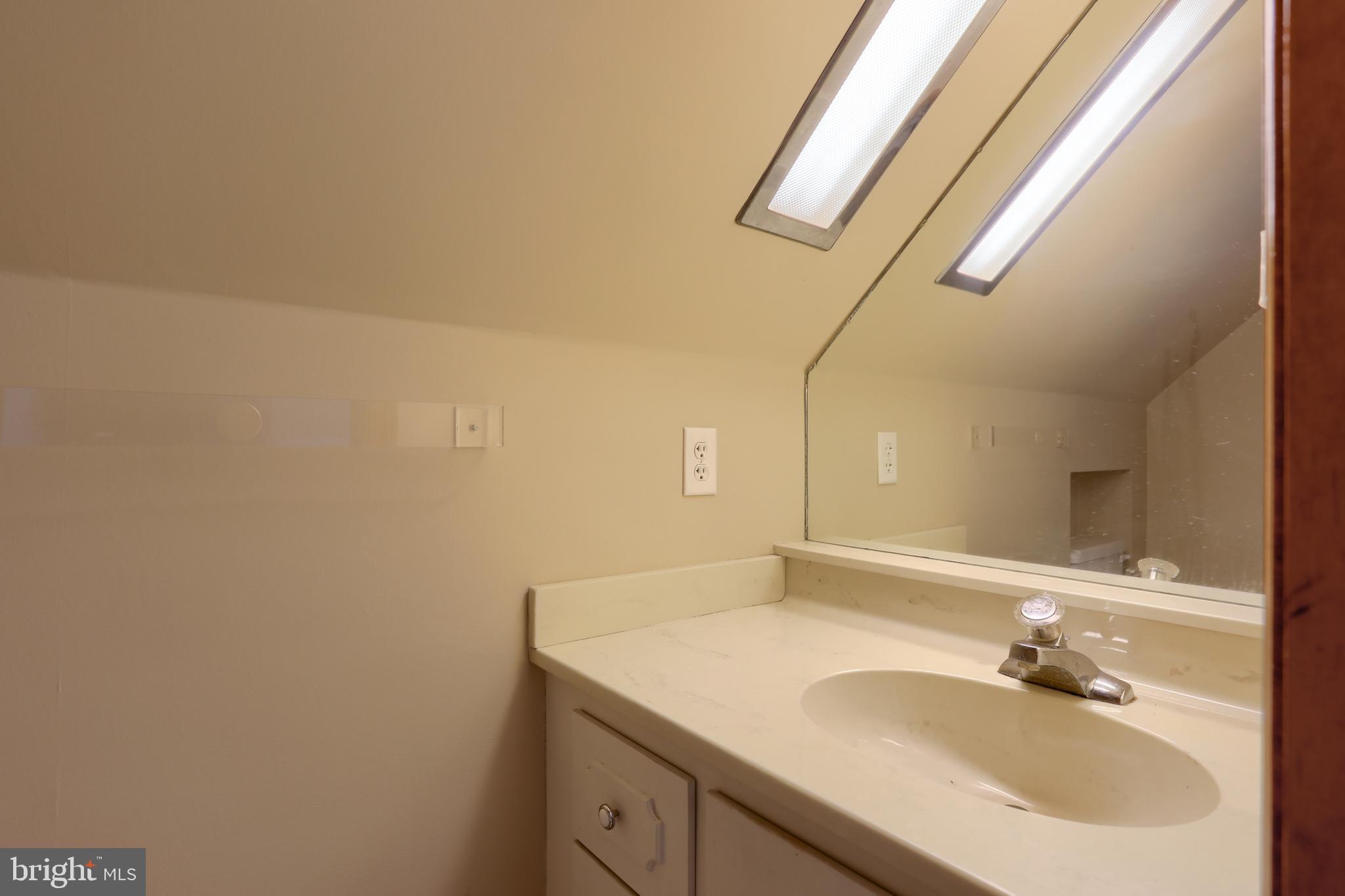 LENKER MANOR - Residential