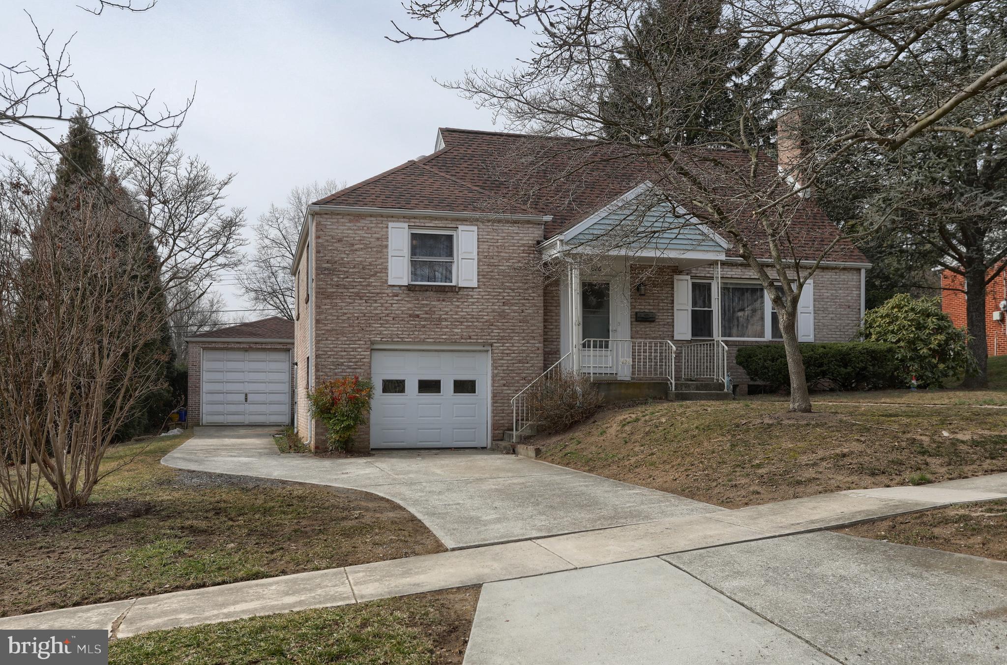 LENKER MANOR - Residential