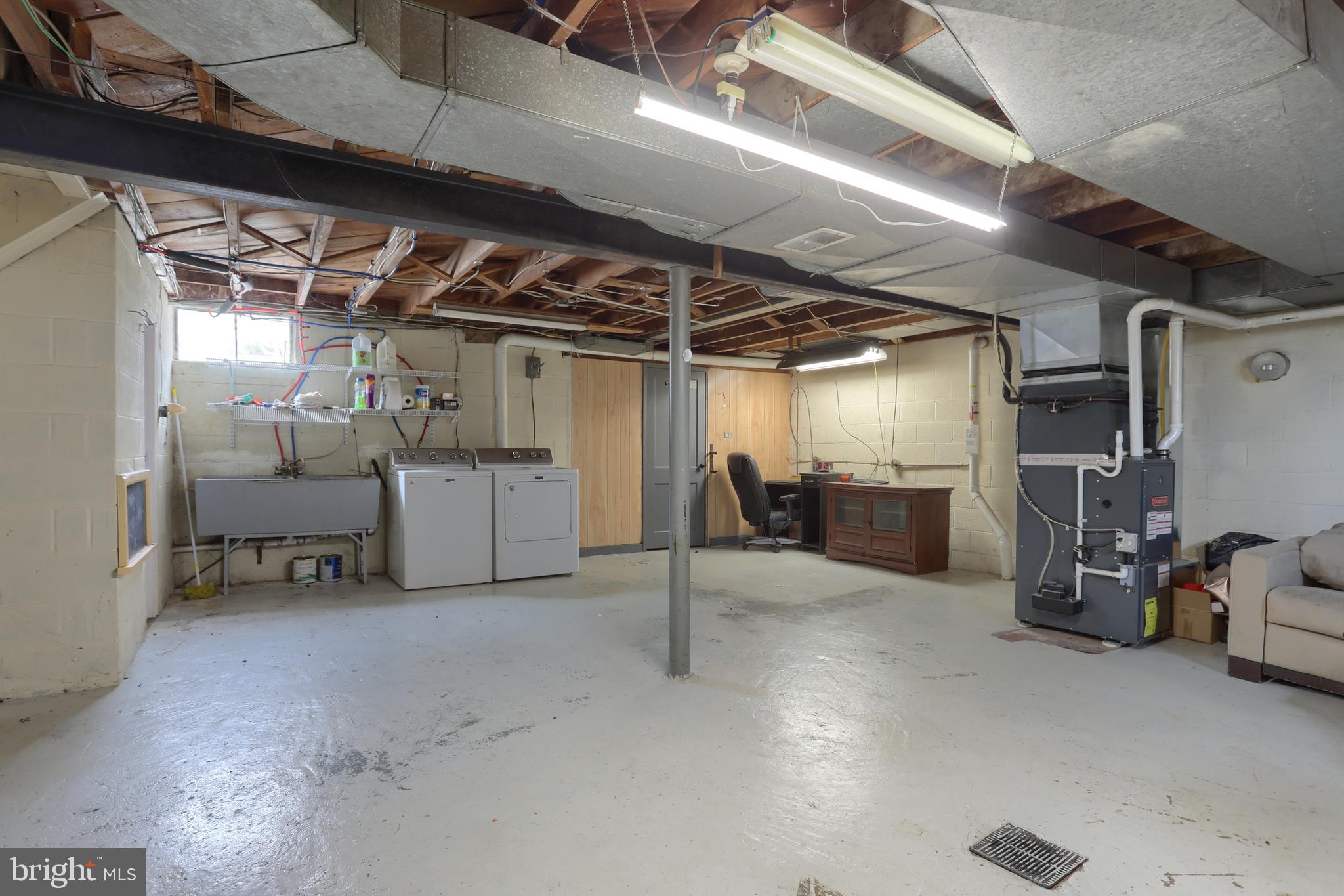 LENKER MANOR - Residential