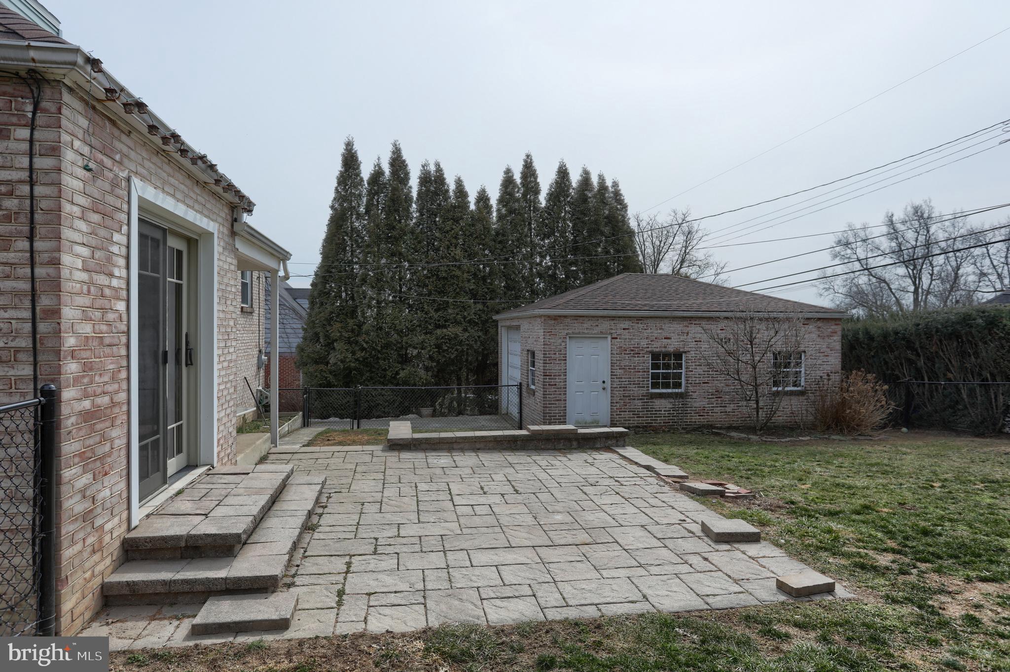 LENKER MANOR - Residential