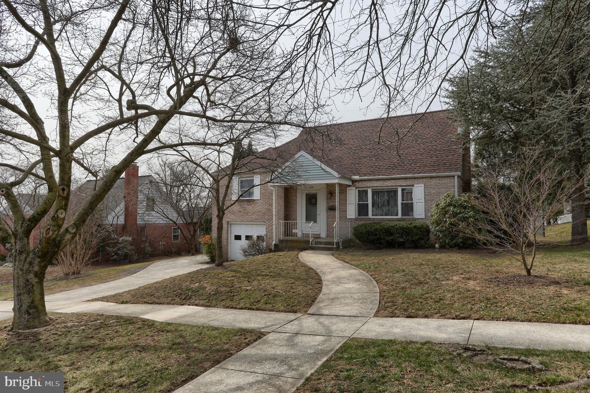 LENKER MANOR - Residential