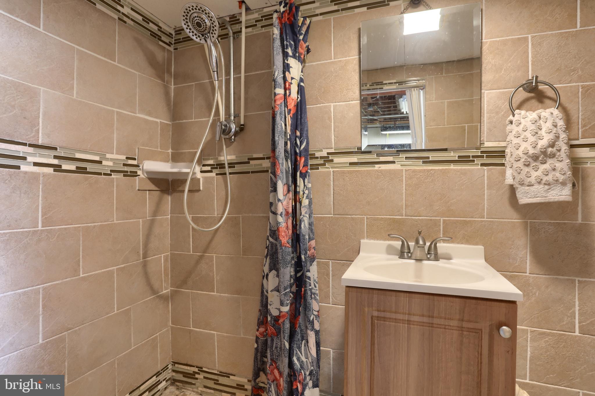 LENKER MANOR - Residential