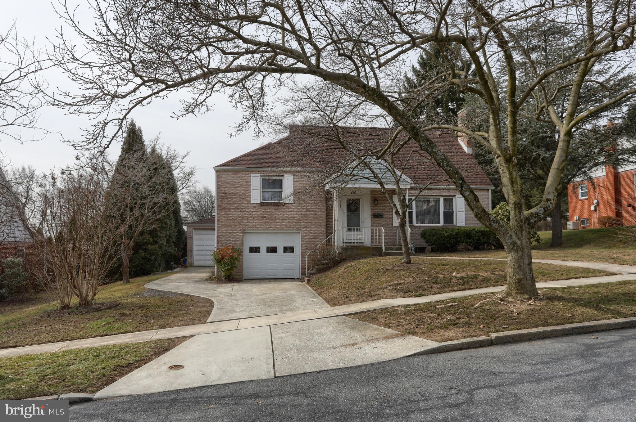 LENKER MANOR - Residential